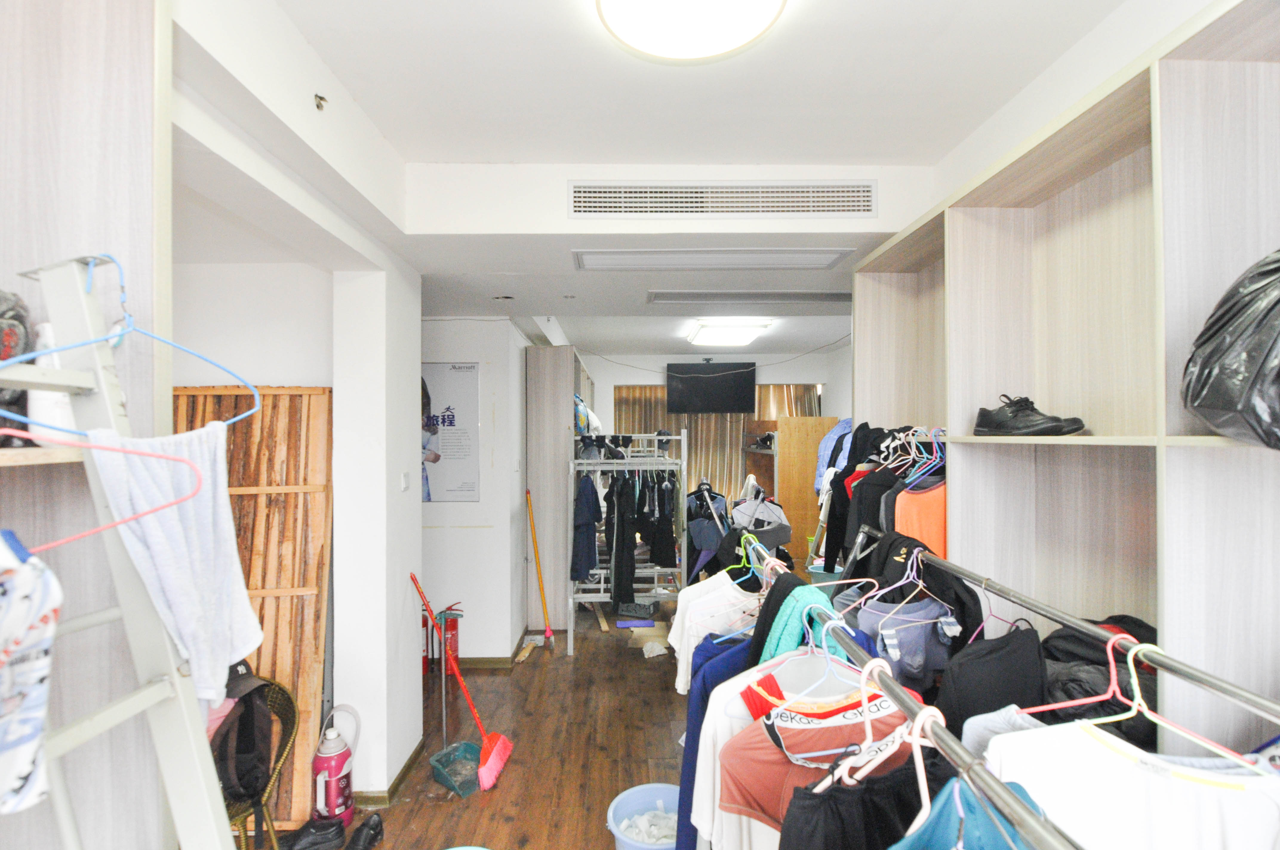 梅溪湖金茂湾  4室2厅2卫   260.00万其他