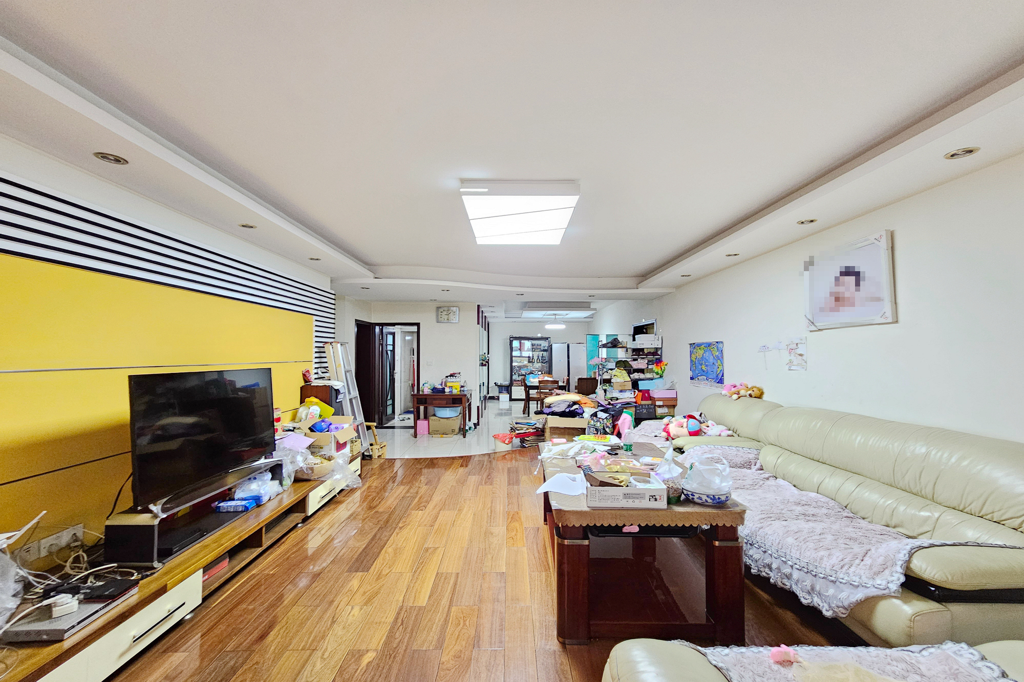 德政园  3室2厅2卫    85.8万客厅