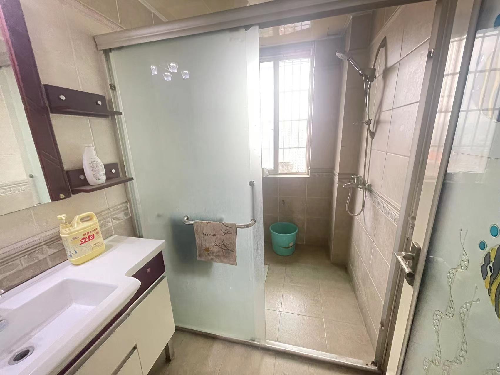 耀华锦园  3室2厅2卫    45.0万 耀华锦园  3室2厅2卫    45.0万室内图