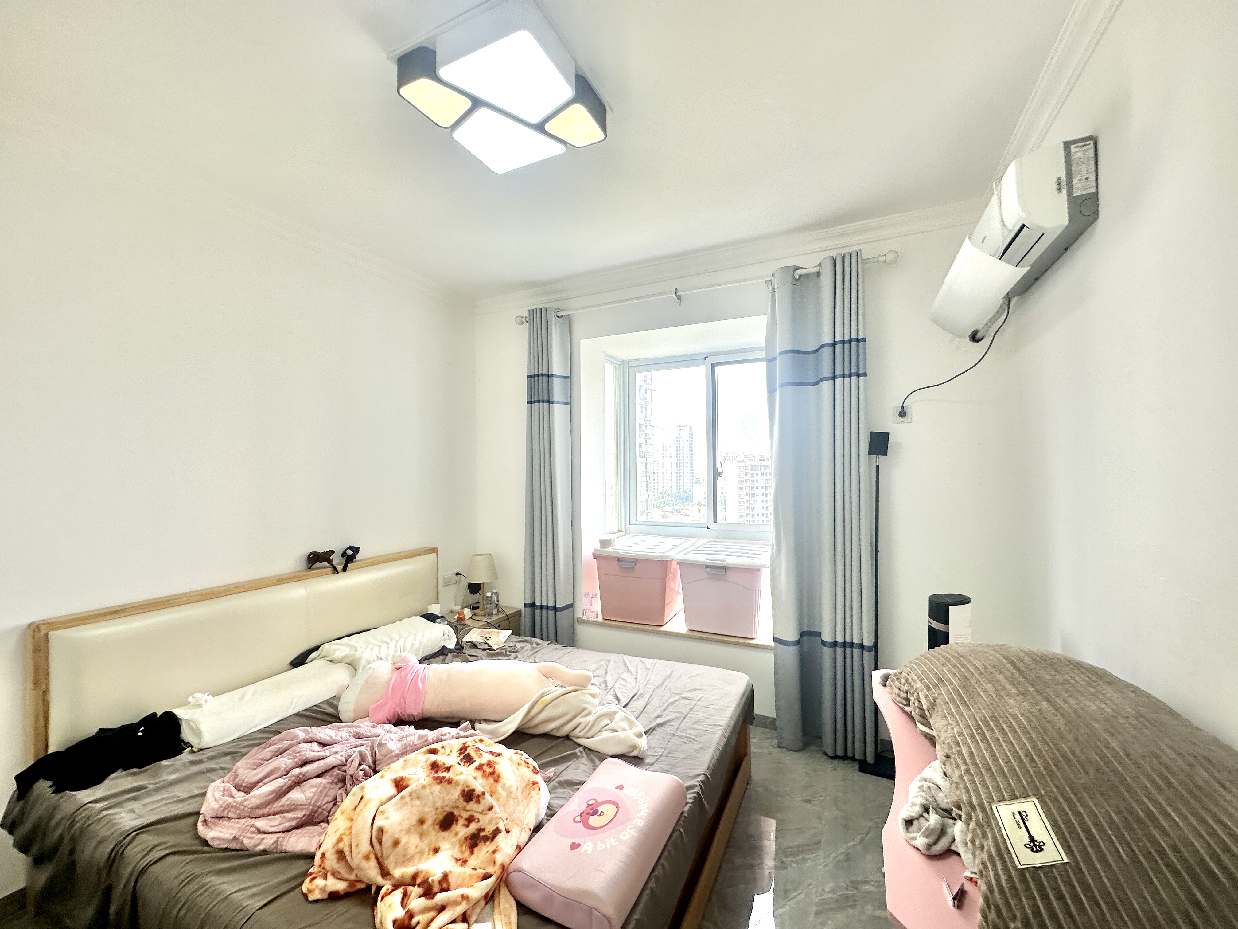 金域湾畔 2室2厅1卫 188.0万 金域湾畔 2室2厅1卫 188.0万卧室