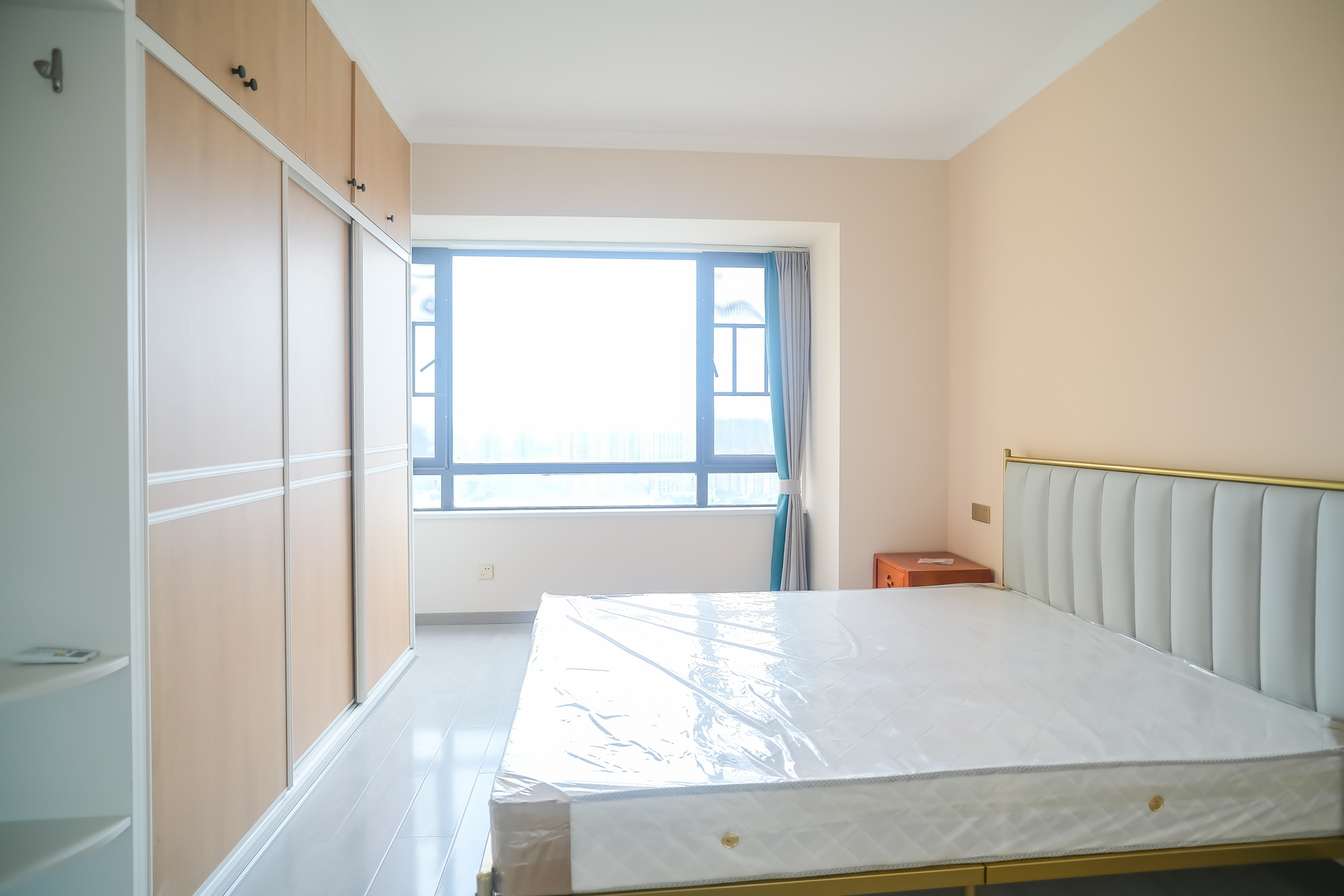 星城春晓  3室2厅1卫    83.0万 星城春晓  3室2厅1卫    83.0万卧室