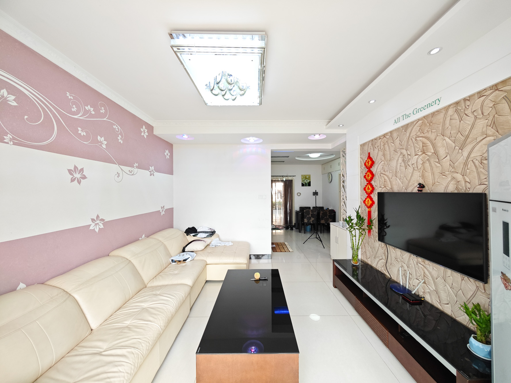 五矿万境水岸一期(万境水岸嘉苑) 2室2厅1卫 83.0万 五矿万境水岸一期(万境水岸嘉苑) 2室2厅1卫 83.0万客厅