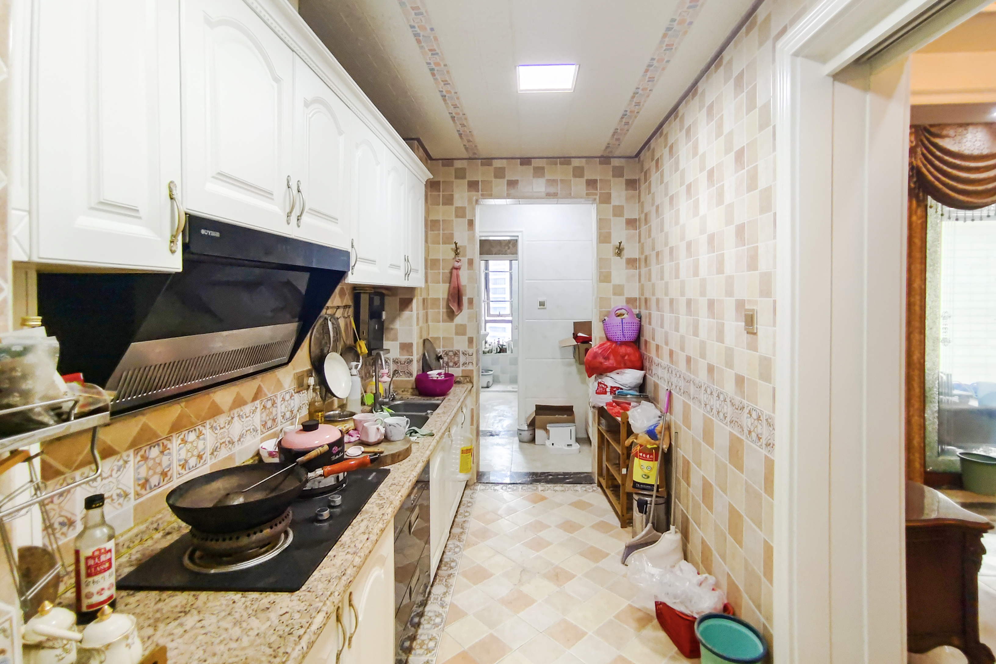 保利国际广场  5室2厅4卫    537.0万厨房