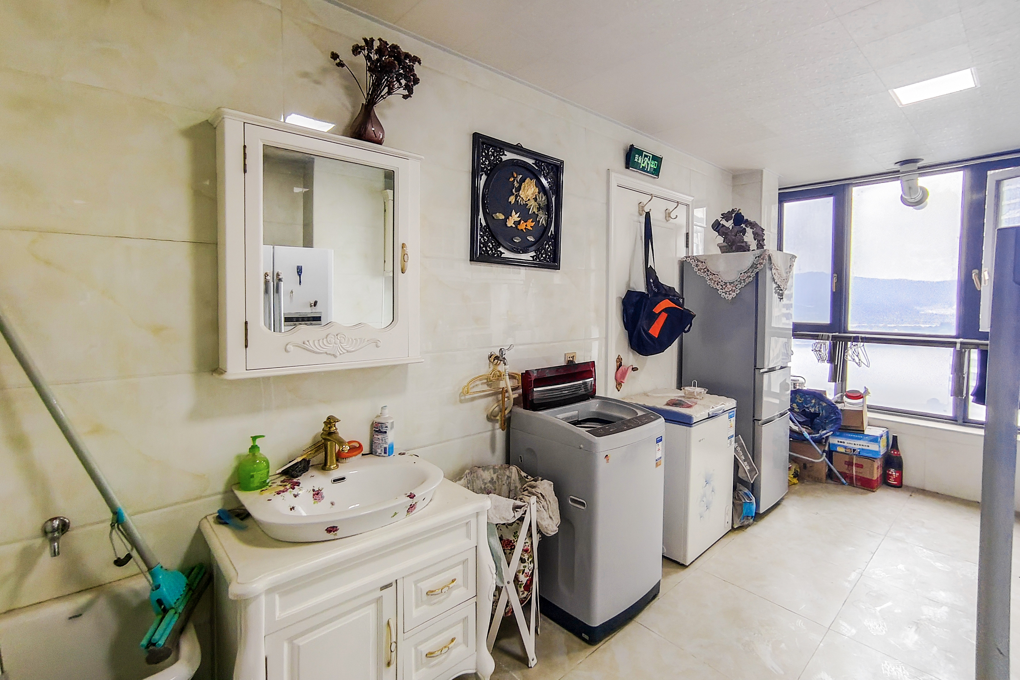 保利国际广场  5室2厅4卫    537.0万其他