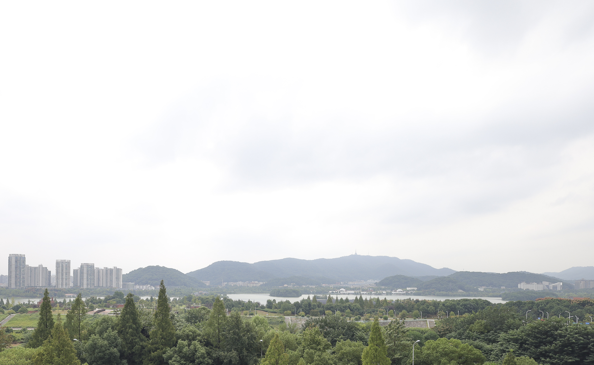 西湖丽景  2室2厅1卫   120.00万其他