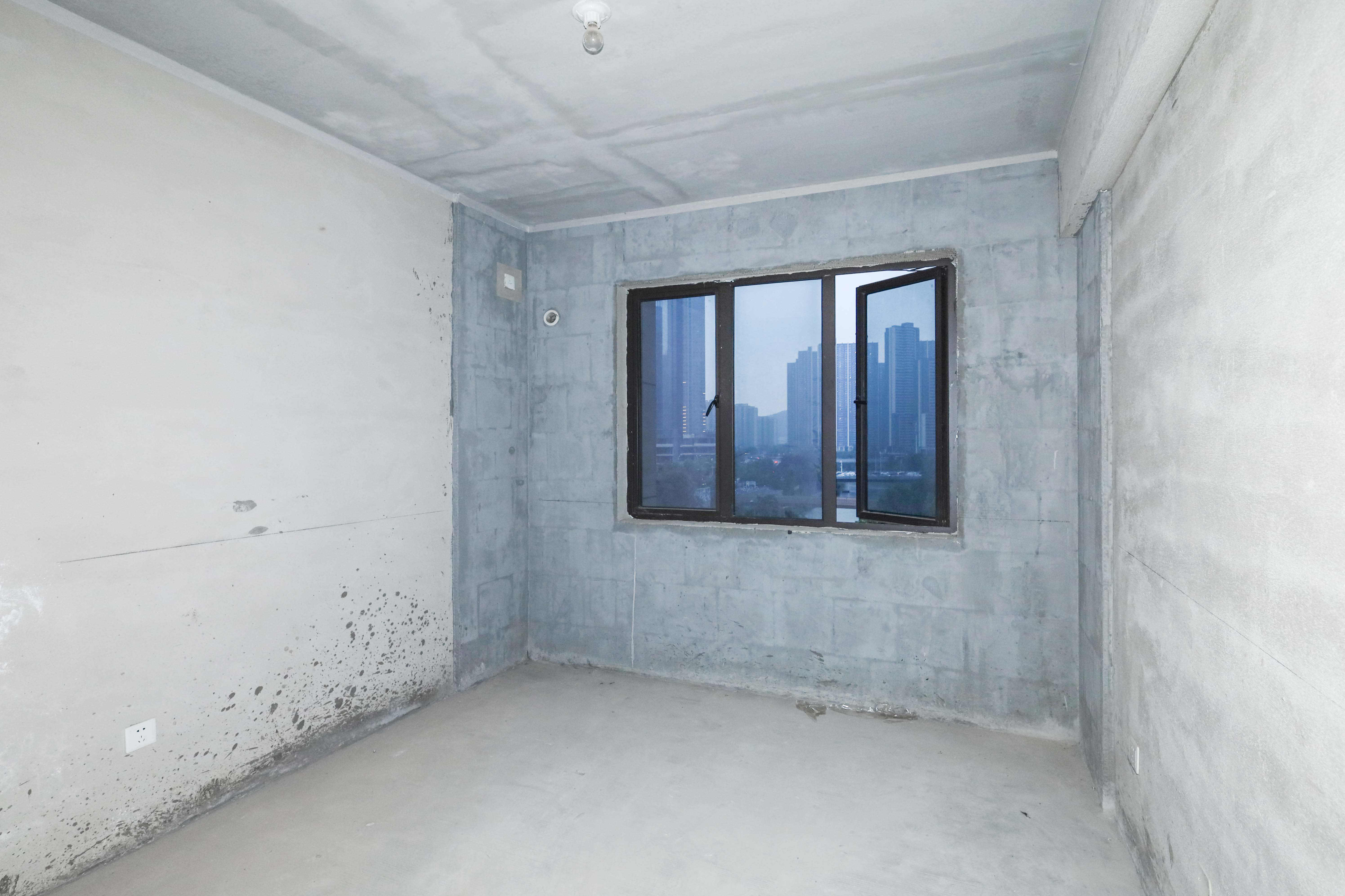 中国铁建梅溪青秀二期  4室2厅2卫   222.00万卧室