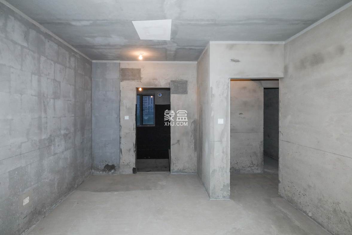 中国铁建梅溪青秀二期  4室2厅2卫   222.00万卧室