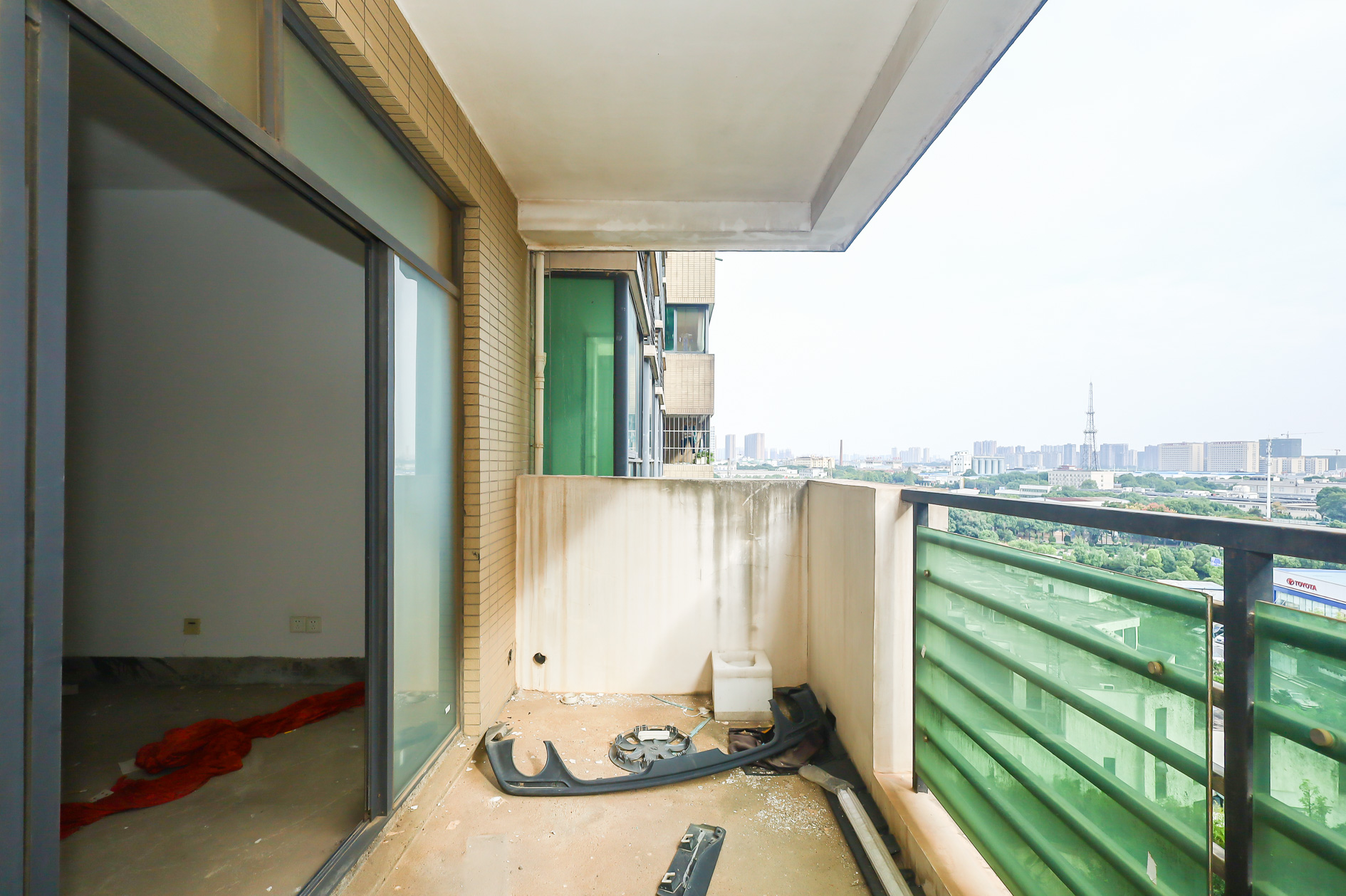 申湘宽境  3室2厅2卫    59.8万 申湘宽境  3室2厅2卫    59.8万阳台