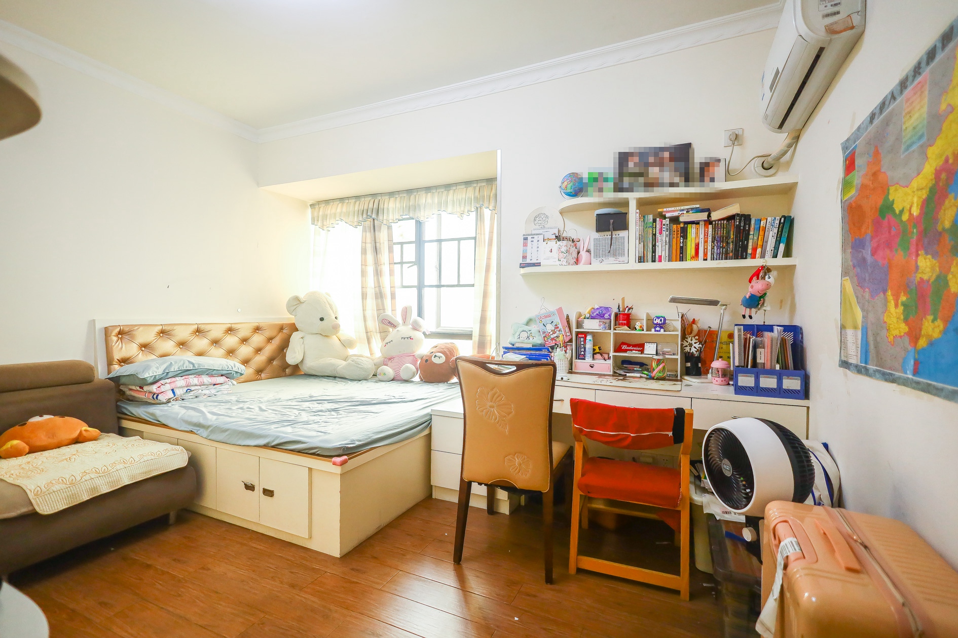 深业睿城 3室2厅2卫 92.8万 深业睿城 3室2厅2卫 92.8万卧室