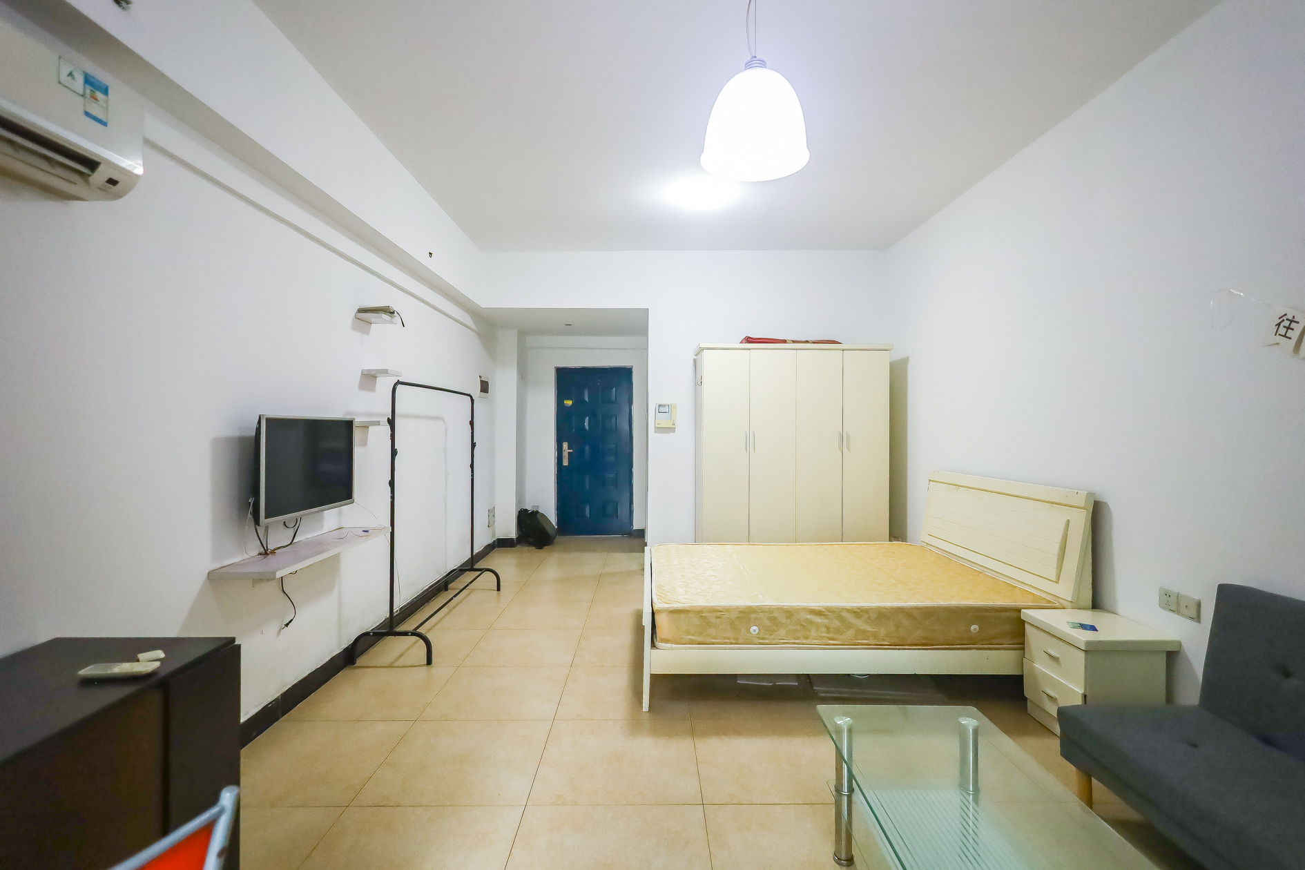 尚都花园城 1室1厅1卫 17.99万 尚都花园城 1室1厅1卫 17.99万客厅