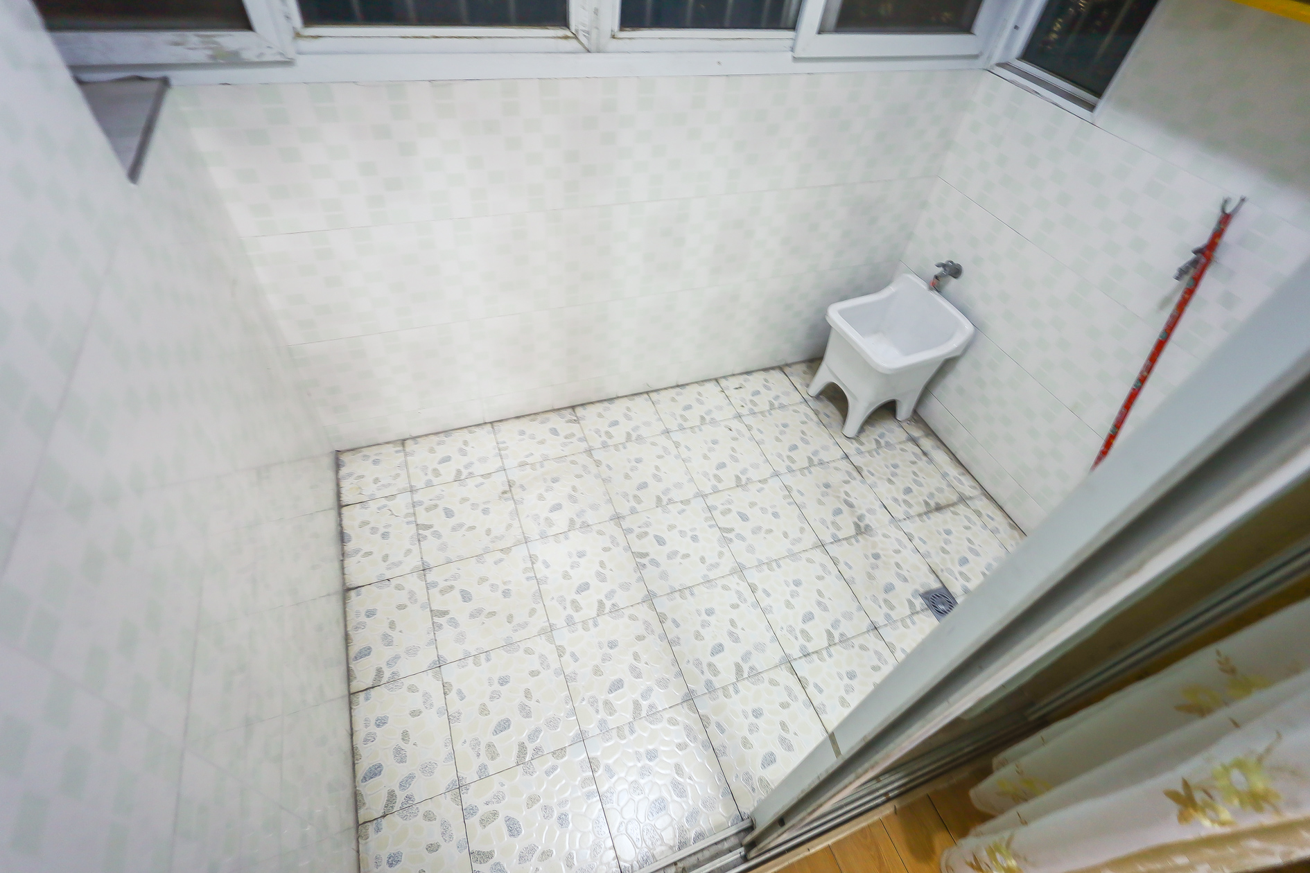 荣鑫家园 3室2厅2卫 55.0万 荣鑫家园 3室2厅2卫 55.0万阳台