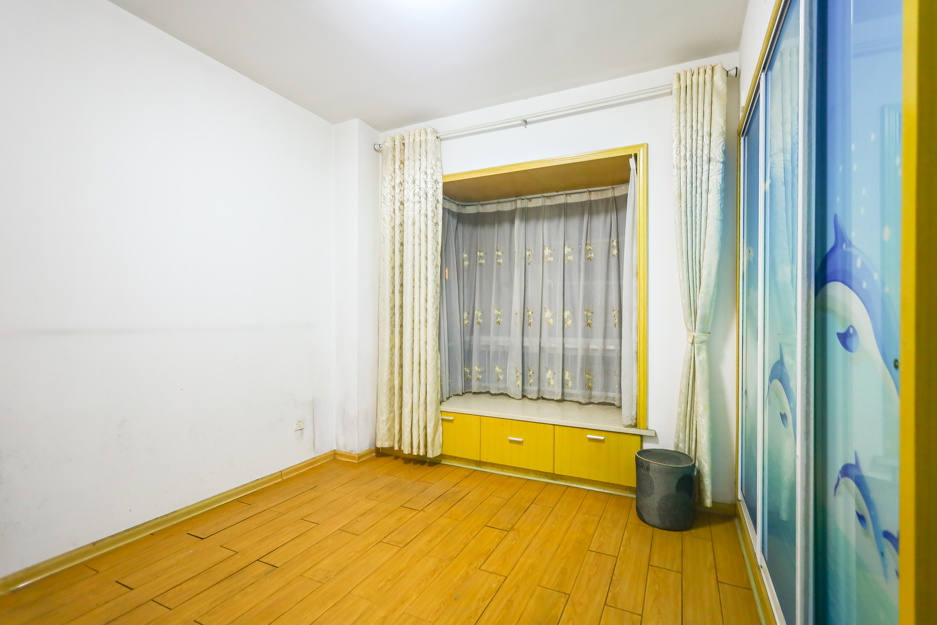 荣鑫家园 3室2厅2卫 55.0万 荣鑫家园 3室2厅2卫 55.0万卧室