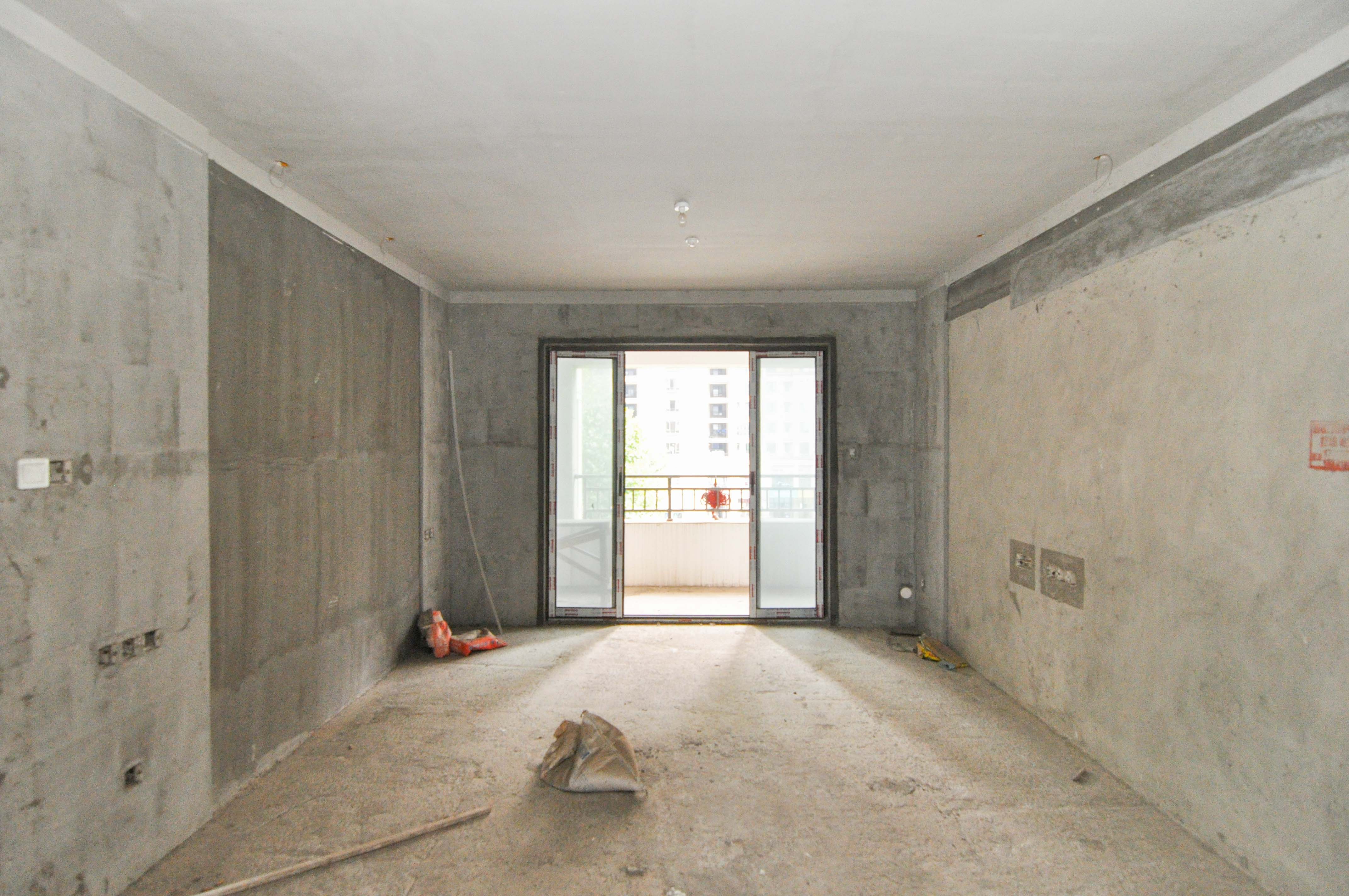 卓越浅水湾  4室2厅2卫    153.0万客厅