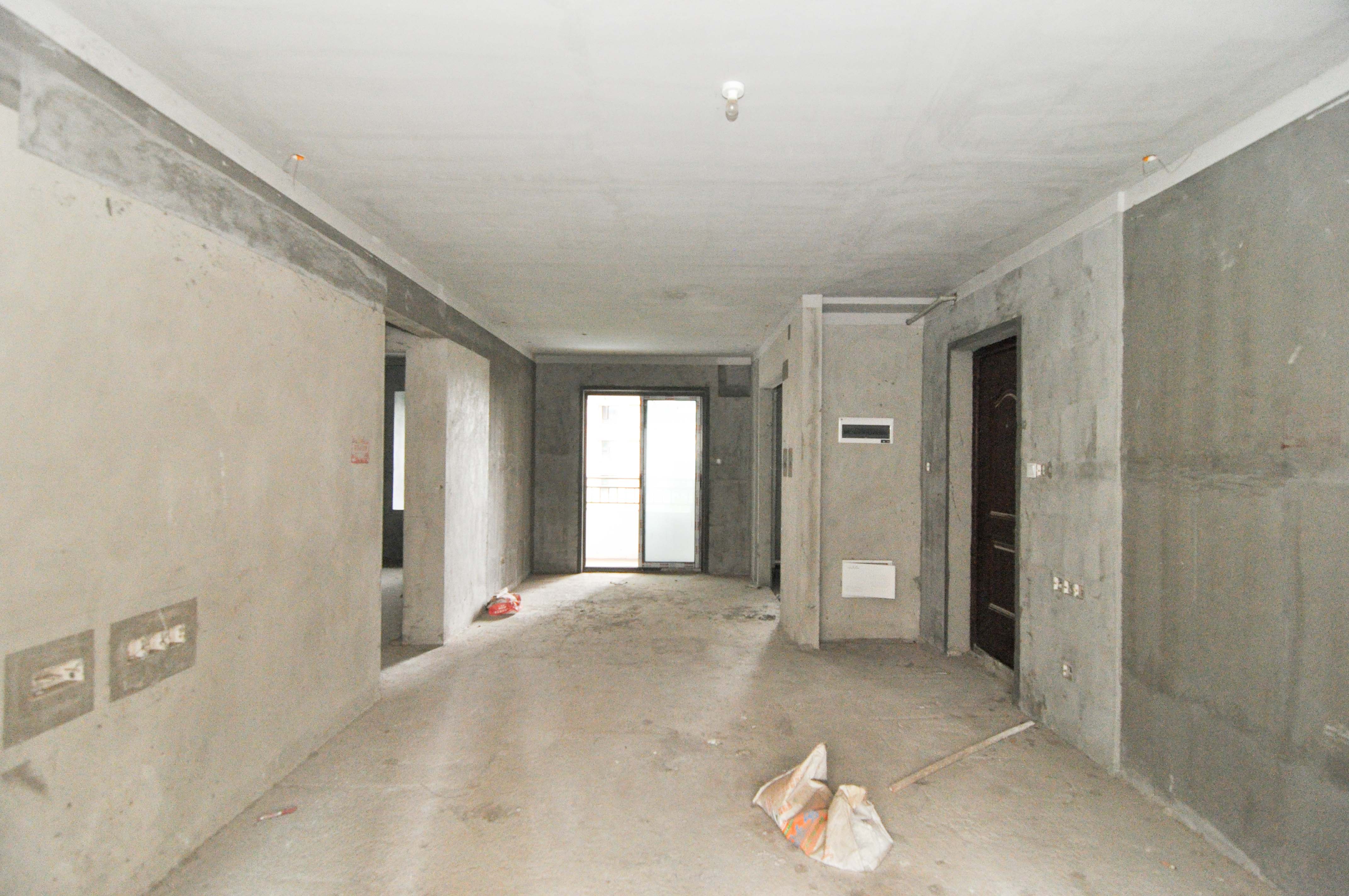 卓越浅水湾  4室2厅2卫    153.0万客厅