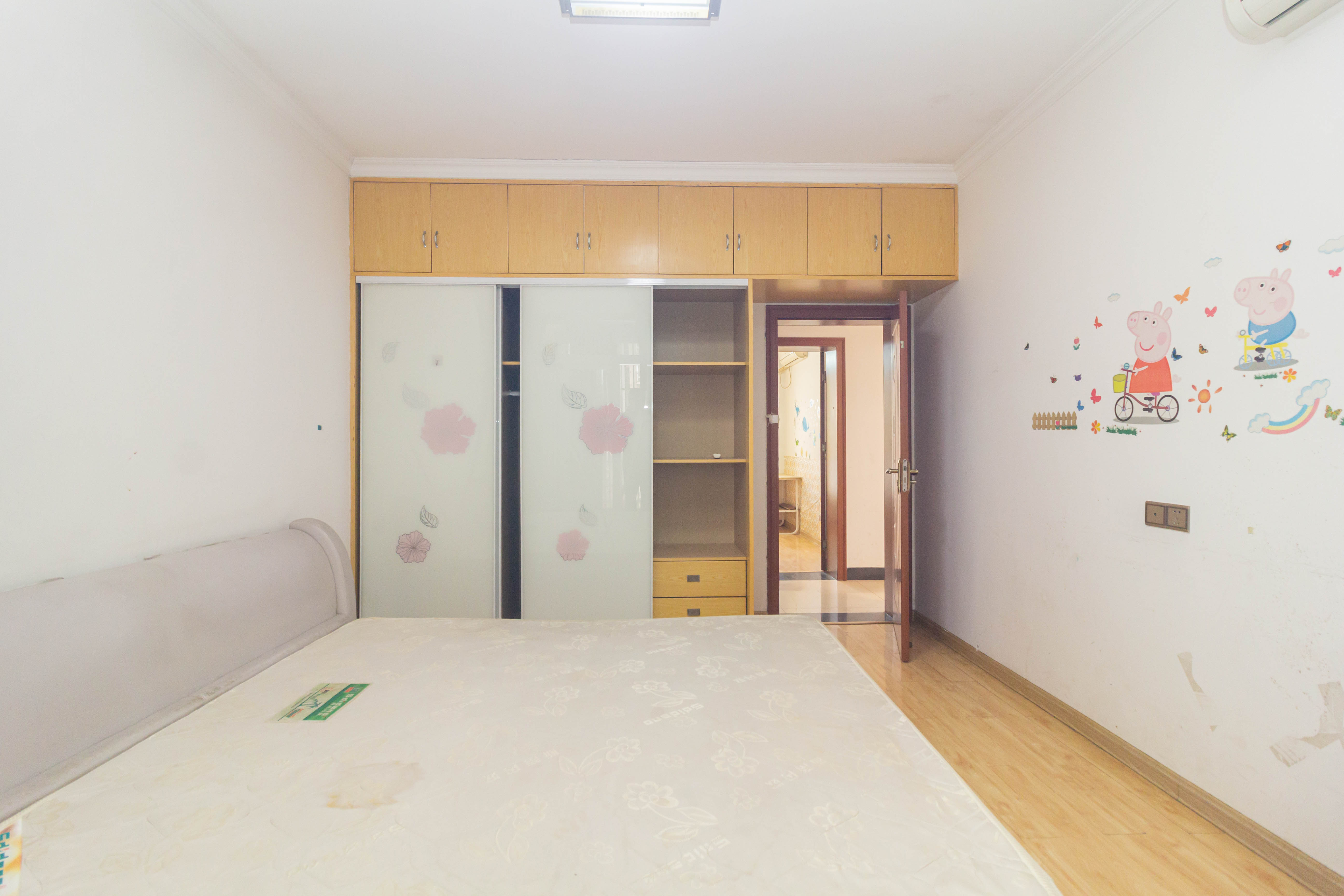 东业苹果社区  2室2厅1卫   45.00万卧室