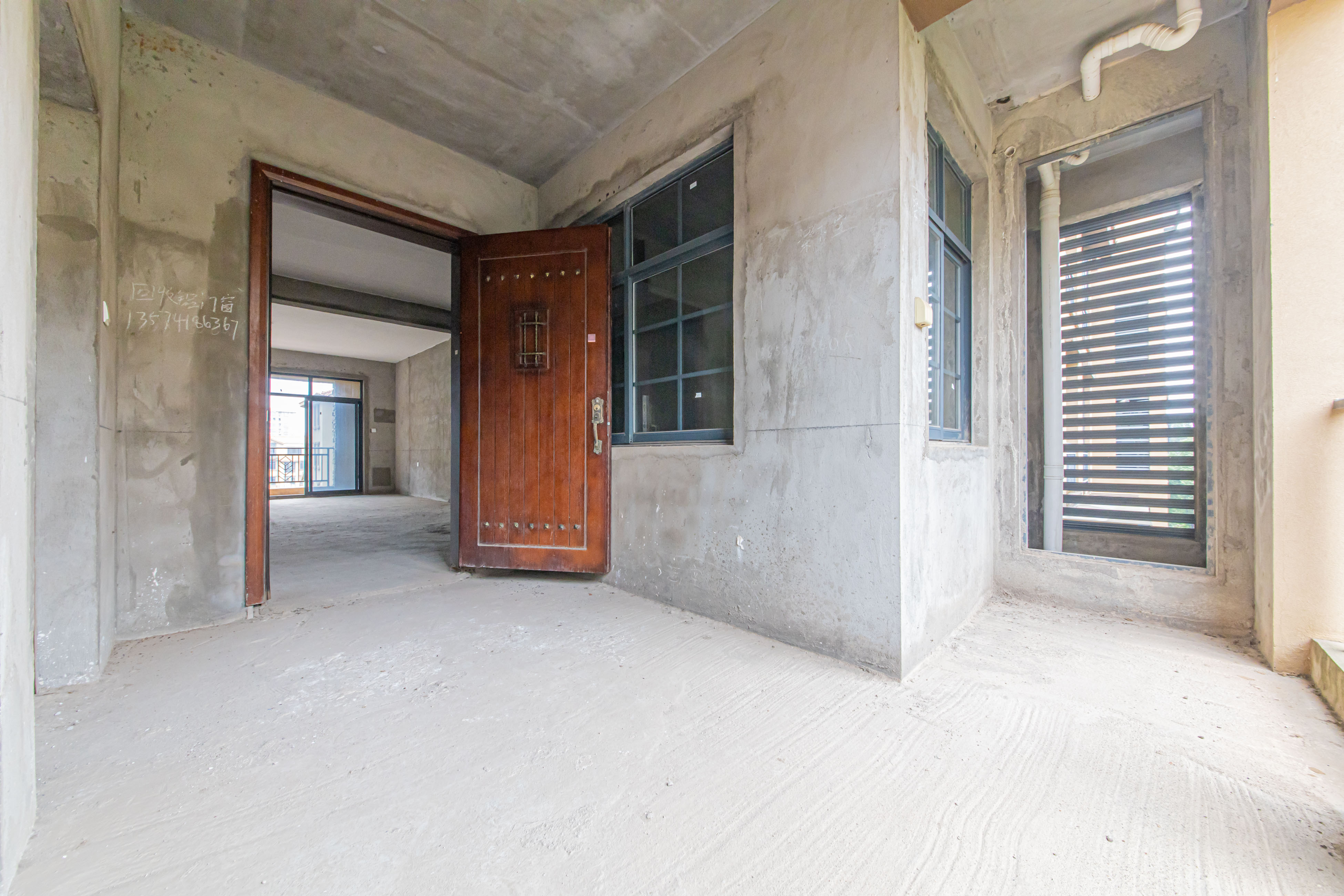 中建芙蓉和苑  4室2厅1卫   290.00万其他
