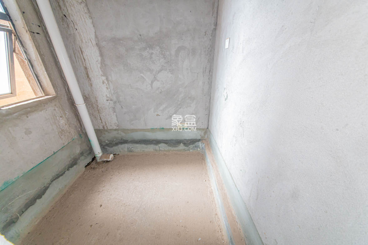 中建芙蓉和苑  4室2厅1卫    268.0万 中建芙蓉和苑  4室2厅1卫    268.0万卧室