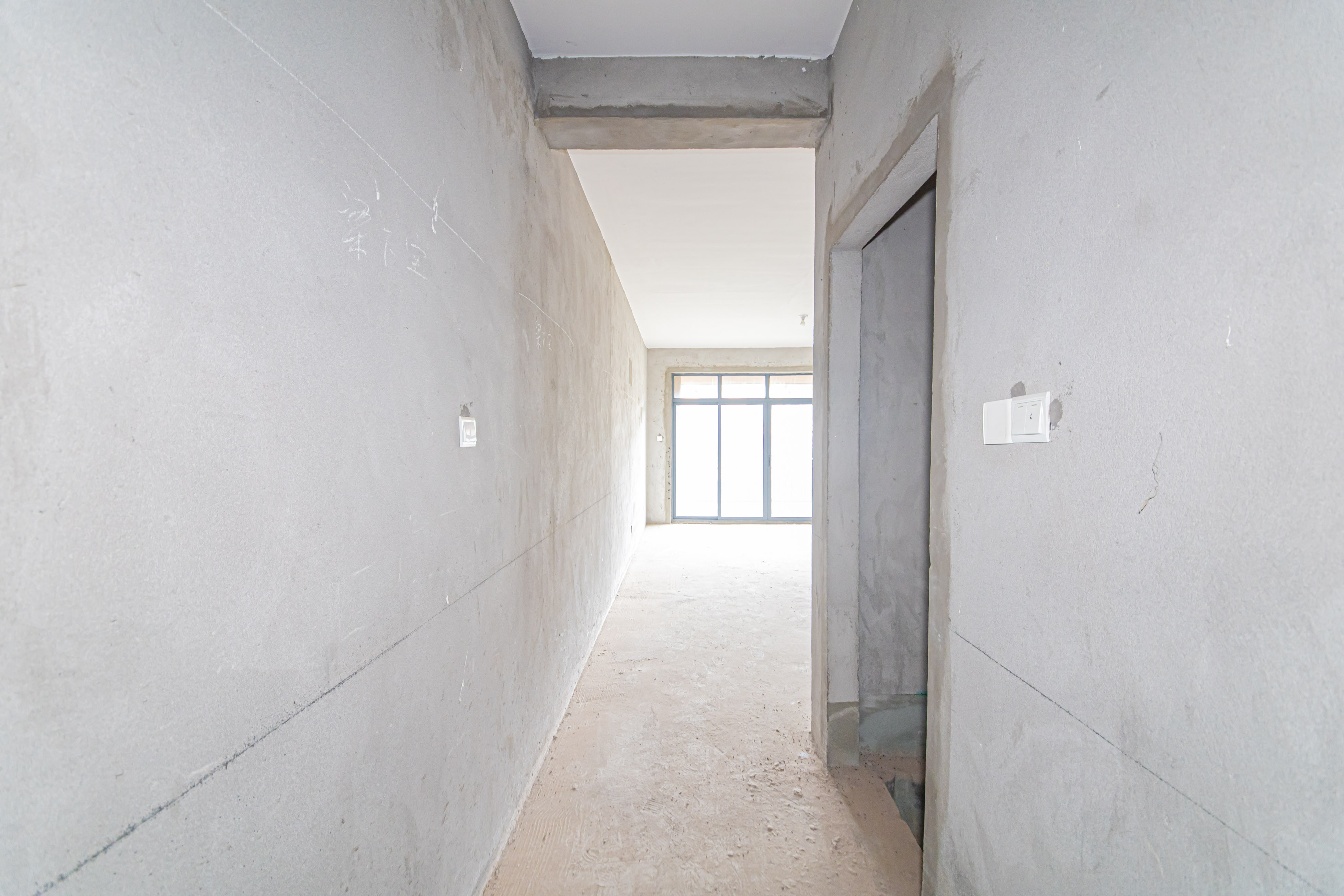 中建芙蓉和苑  4室2厅1卫    268.0万 中建芙蓉和苑  4室2厅1卫    268.0万卧室