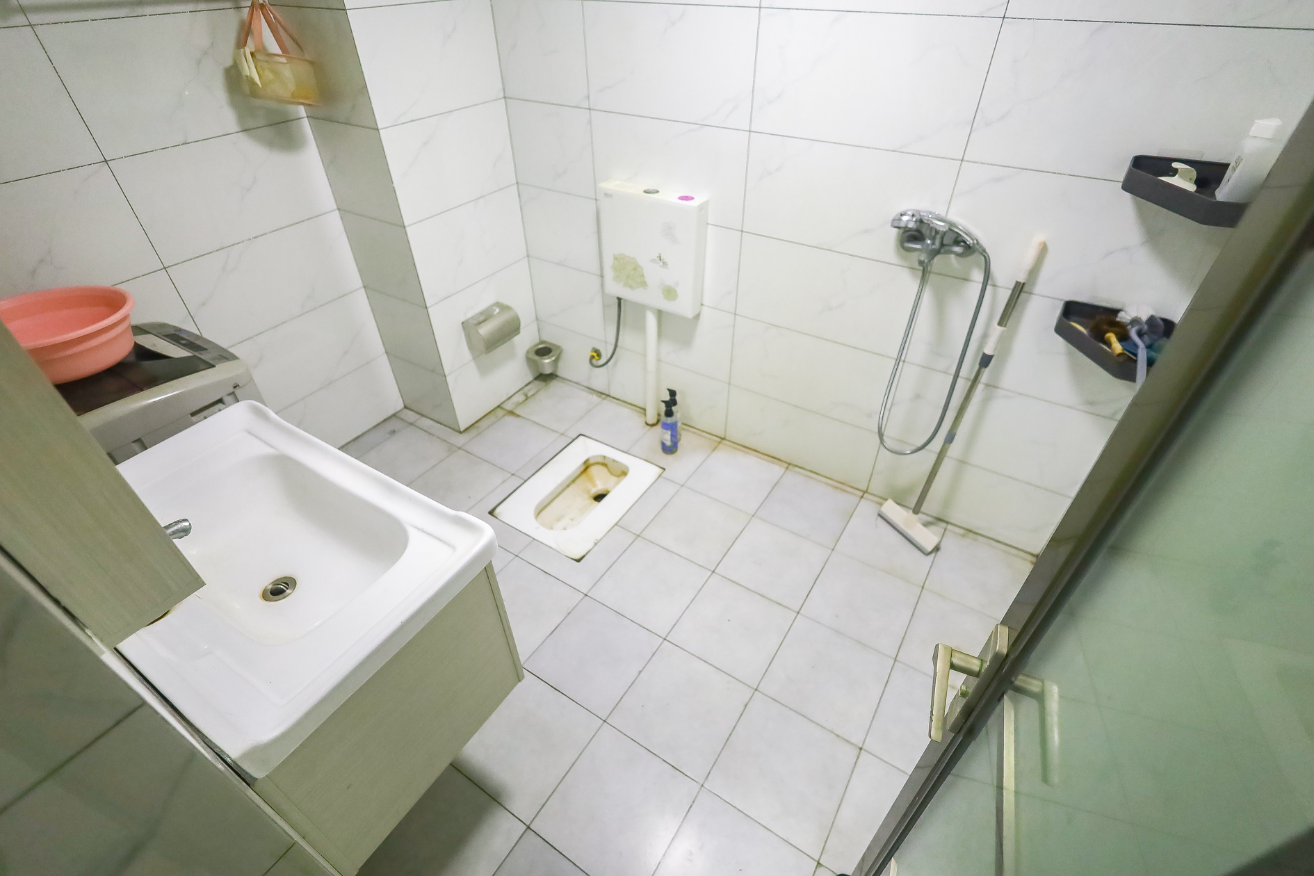 广华国际公馆(广华大厦) 1室1厅1卫 39.65万 广华国际公馆(广华大厦) 1室1厅1卫 39.65万卫生间