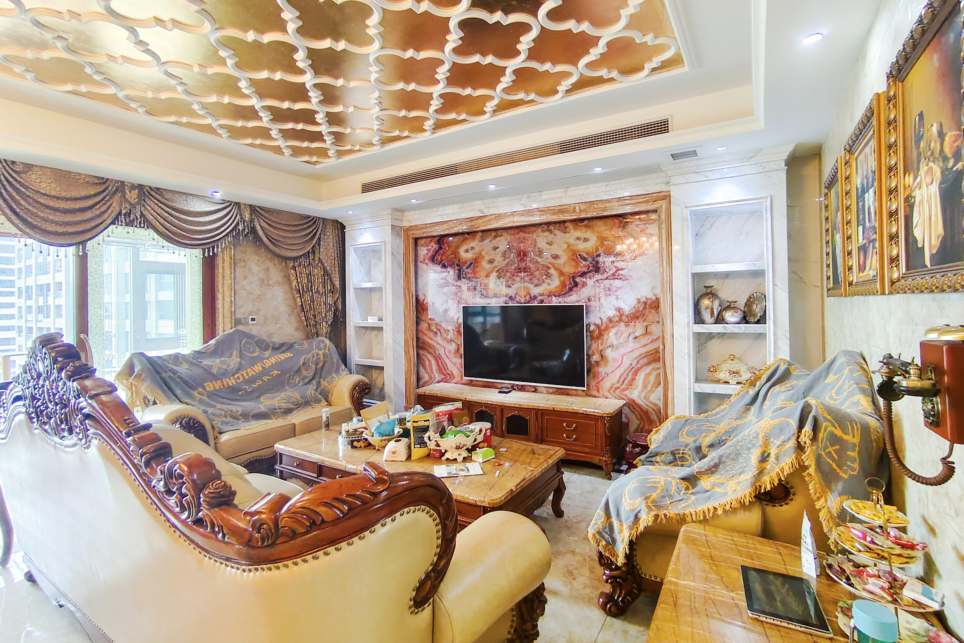 保利国际广场  5室2厅4卫    537.0万客厅