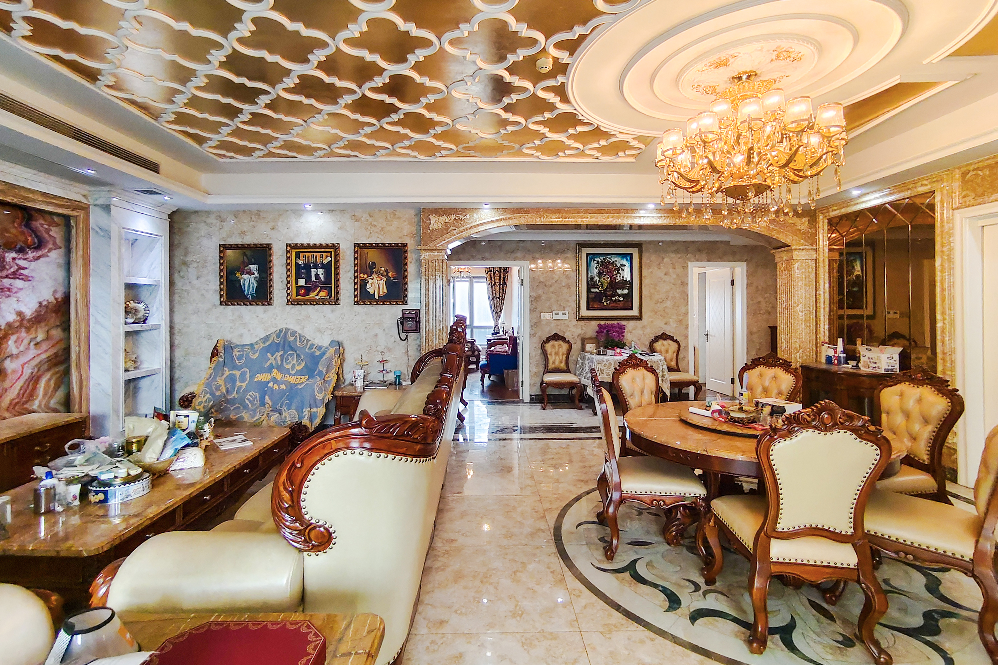 保利国际广场  5室2厅4卫    537.0万客厅