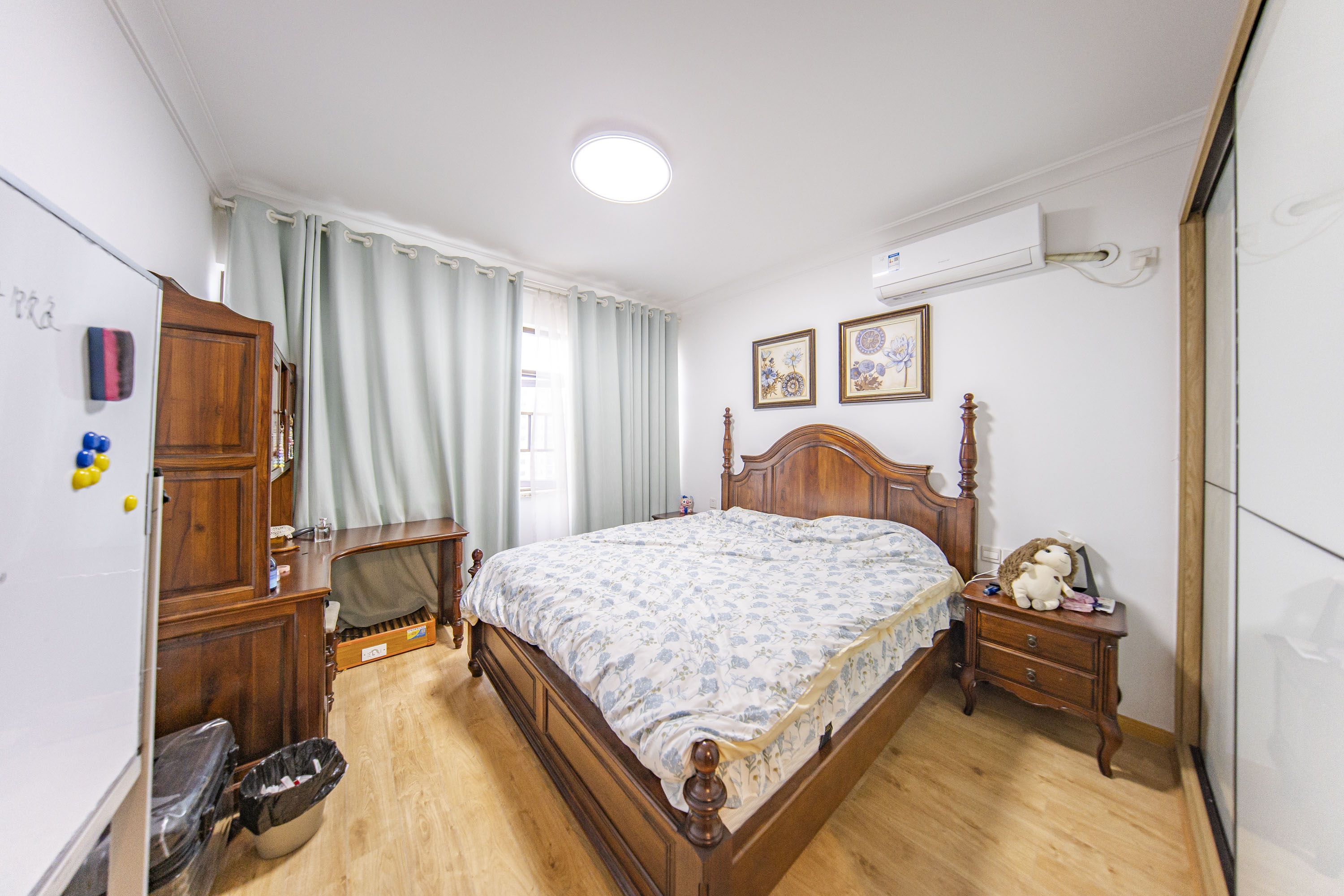 江山帝景哈佛  3室2厅1卫    114.49万卧室