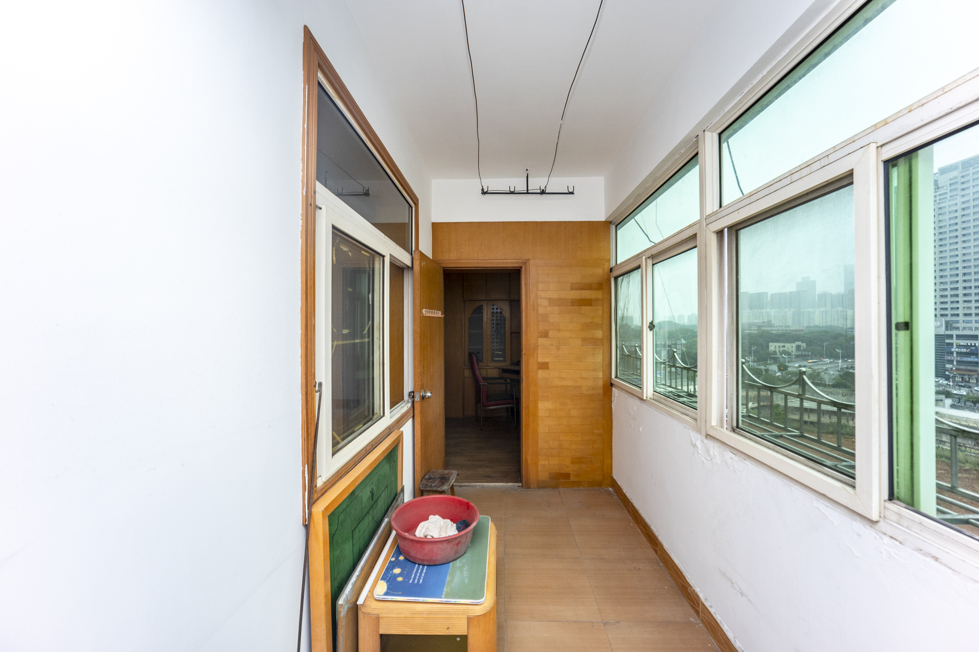湖南石油化学工业局小区（侯家塘化工厅）  3室2厅2卫   125.00万阳台