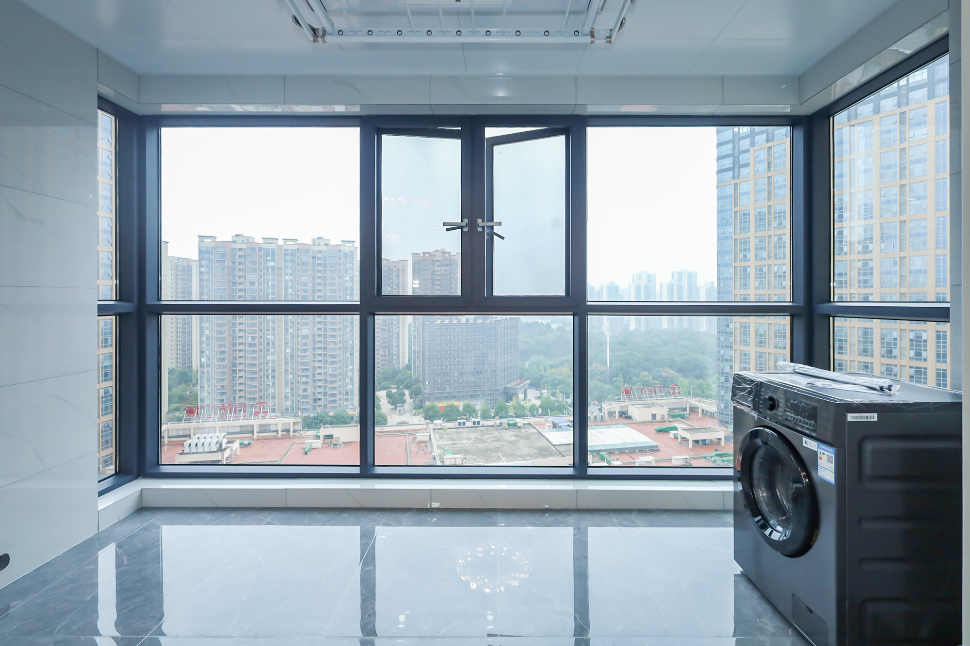 奥克斯缔壹城  3室2厅2卫    133.0万阳台