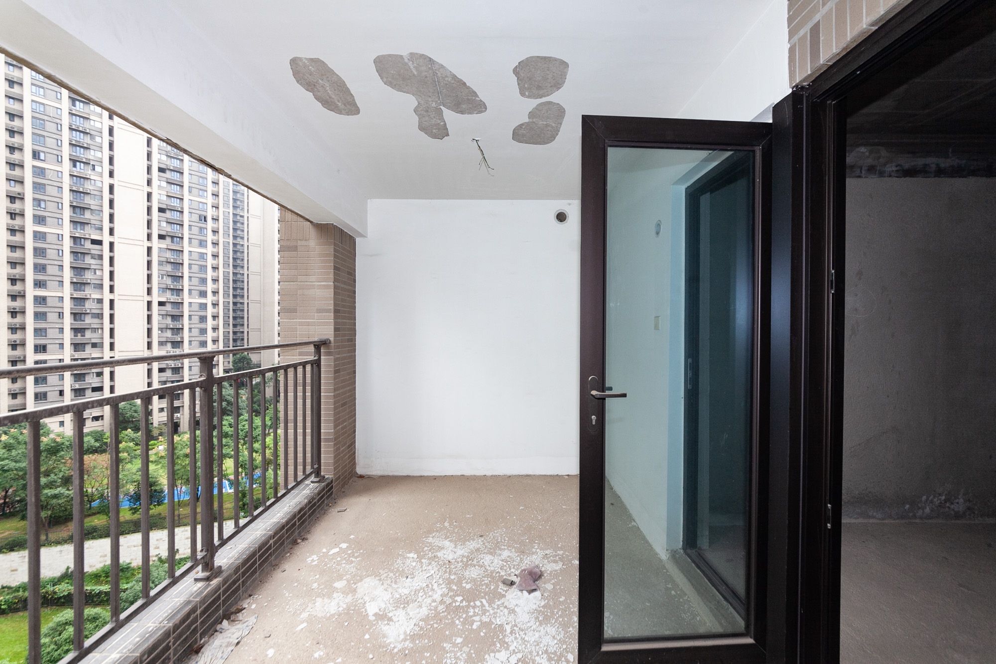 时代倾城三期 2室2厅1卫 80.0万 时代倾城三期 2室2厅1卫 80.0万阳台