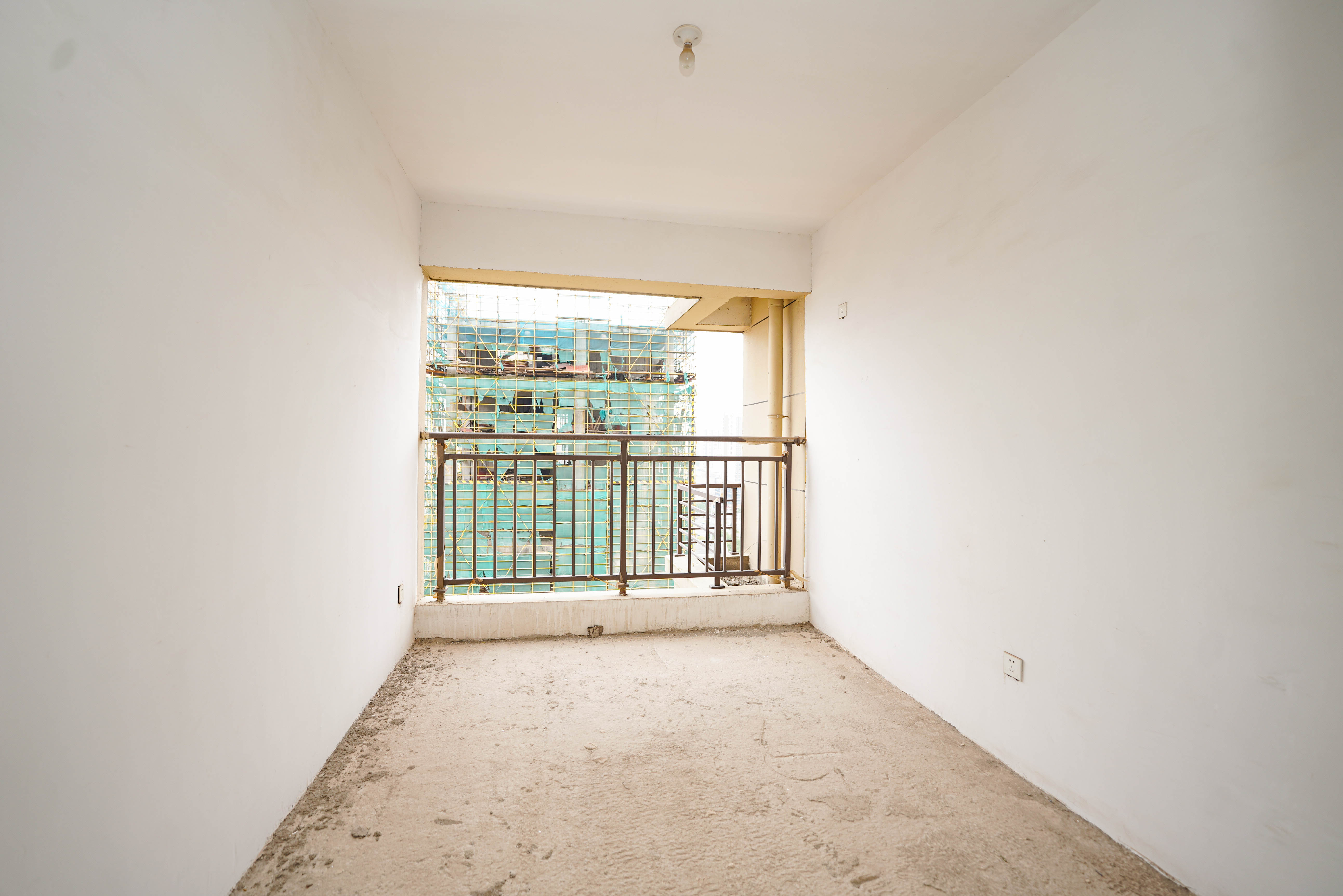 绿地新都会  4室2厅2卫    80.0万 绿地新都会  4室2厅2卫    80.0万卧室