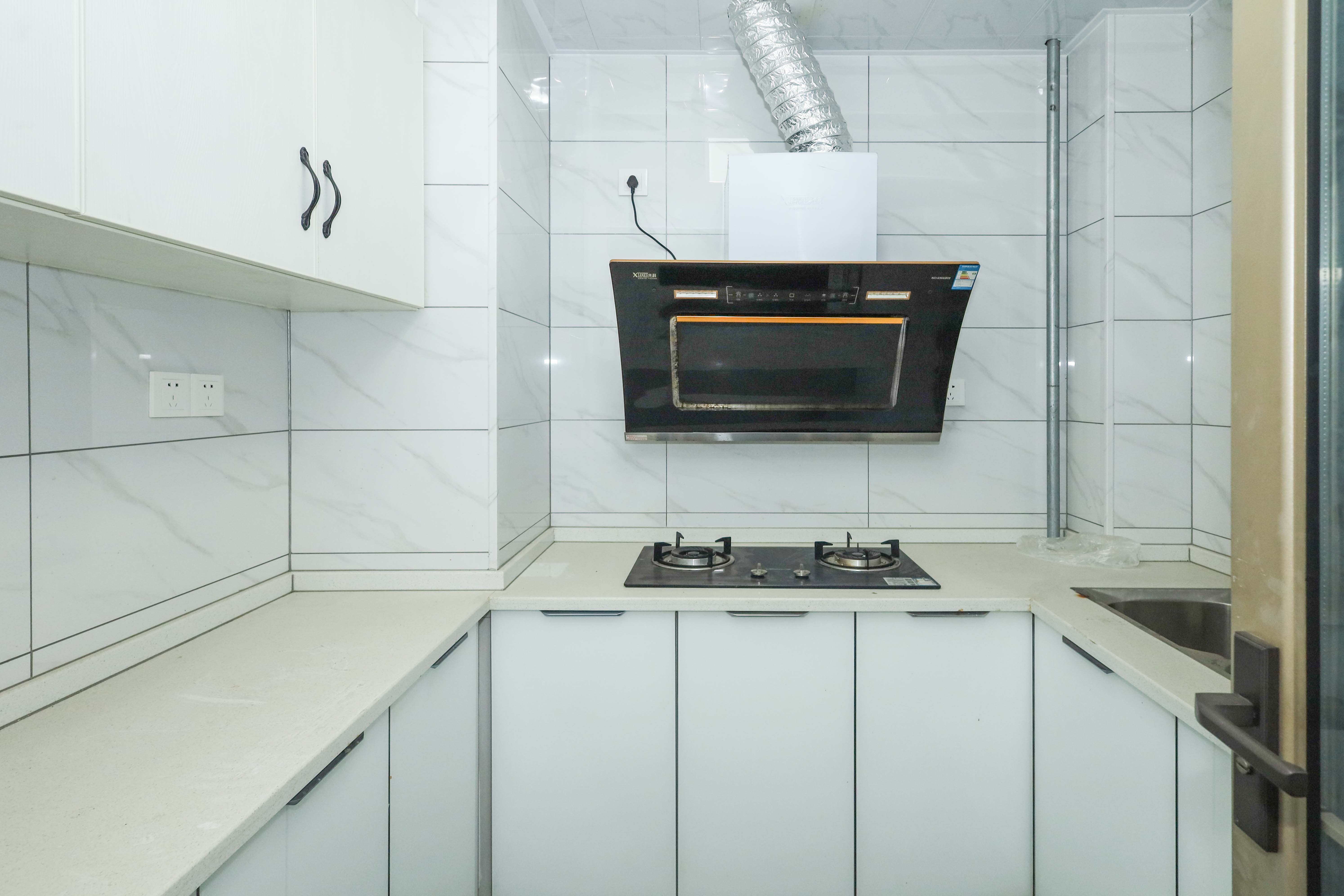 新城国际花都 3室2厅2卫 62.0万 新城国际花都 3室2厅2卫 62.0万厨房