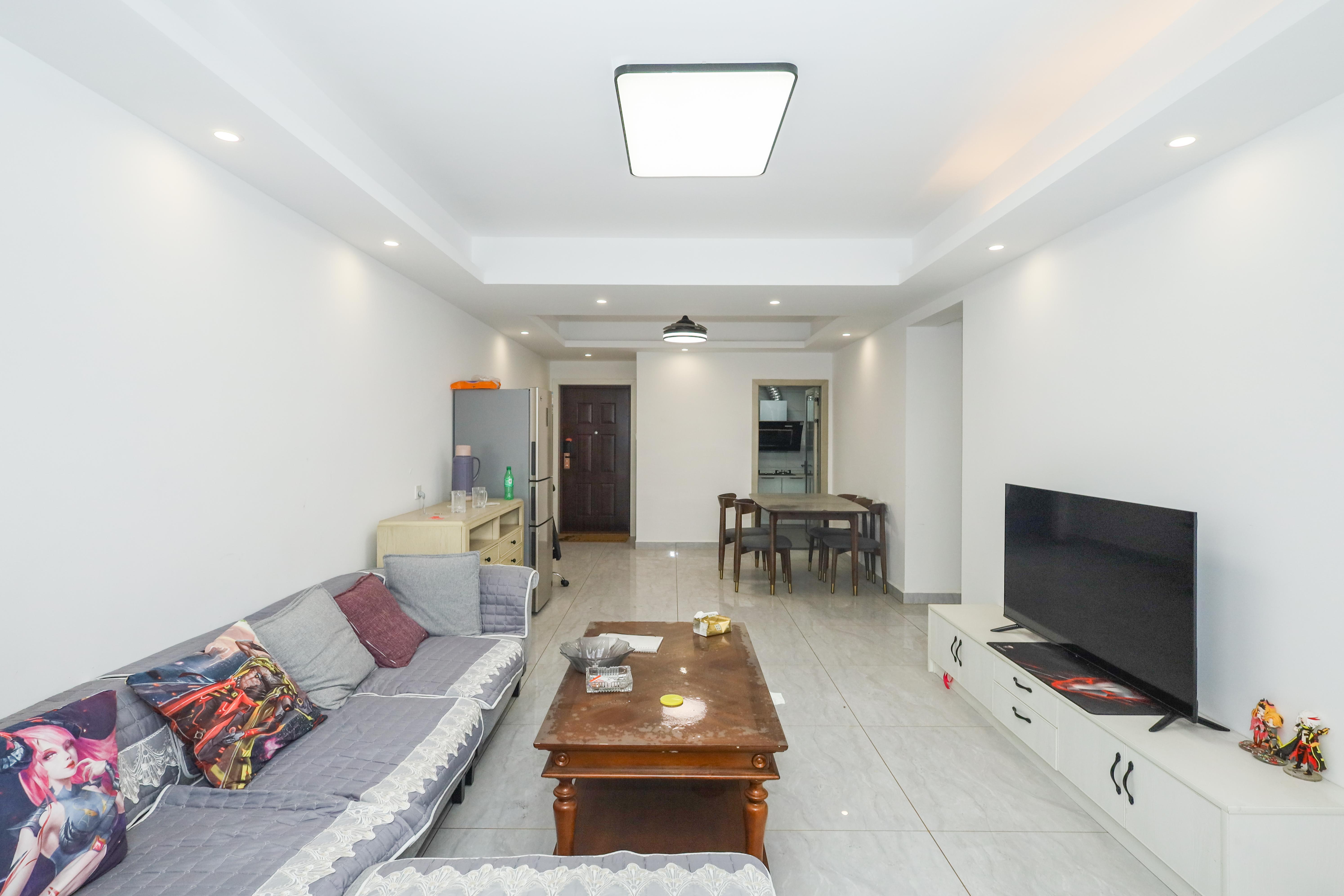 新城国际花都 3室2厅2卫 62.0万 新城国际花都 3室2厅2卫 62.0万客厅