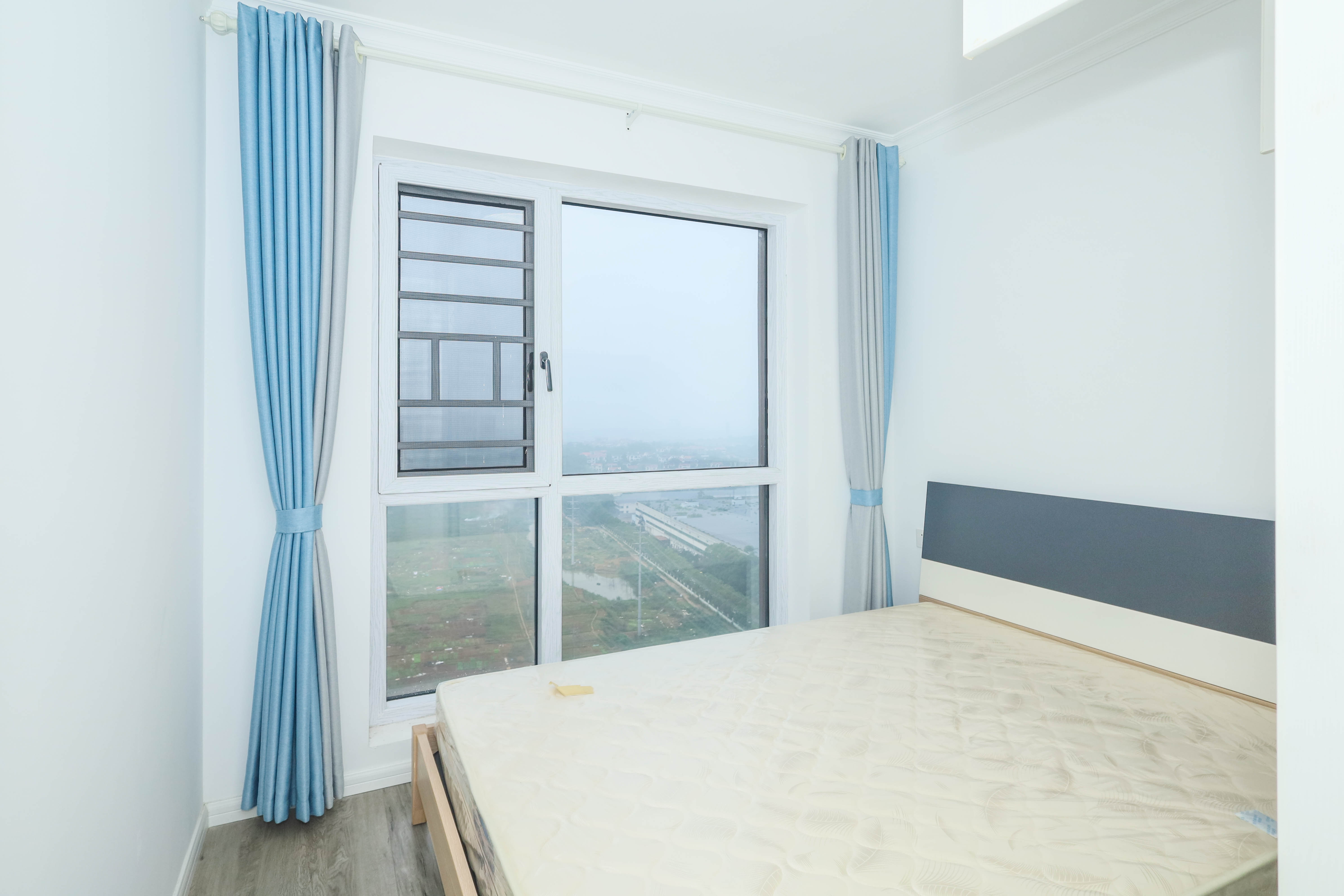 新城国际花都 3室2厅2卫 62.0万 新城国际花都 3室2厅2卫 62.0万卧室