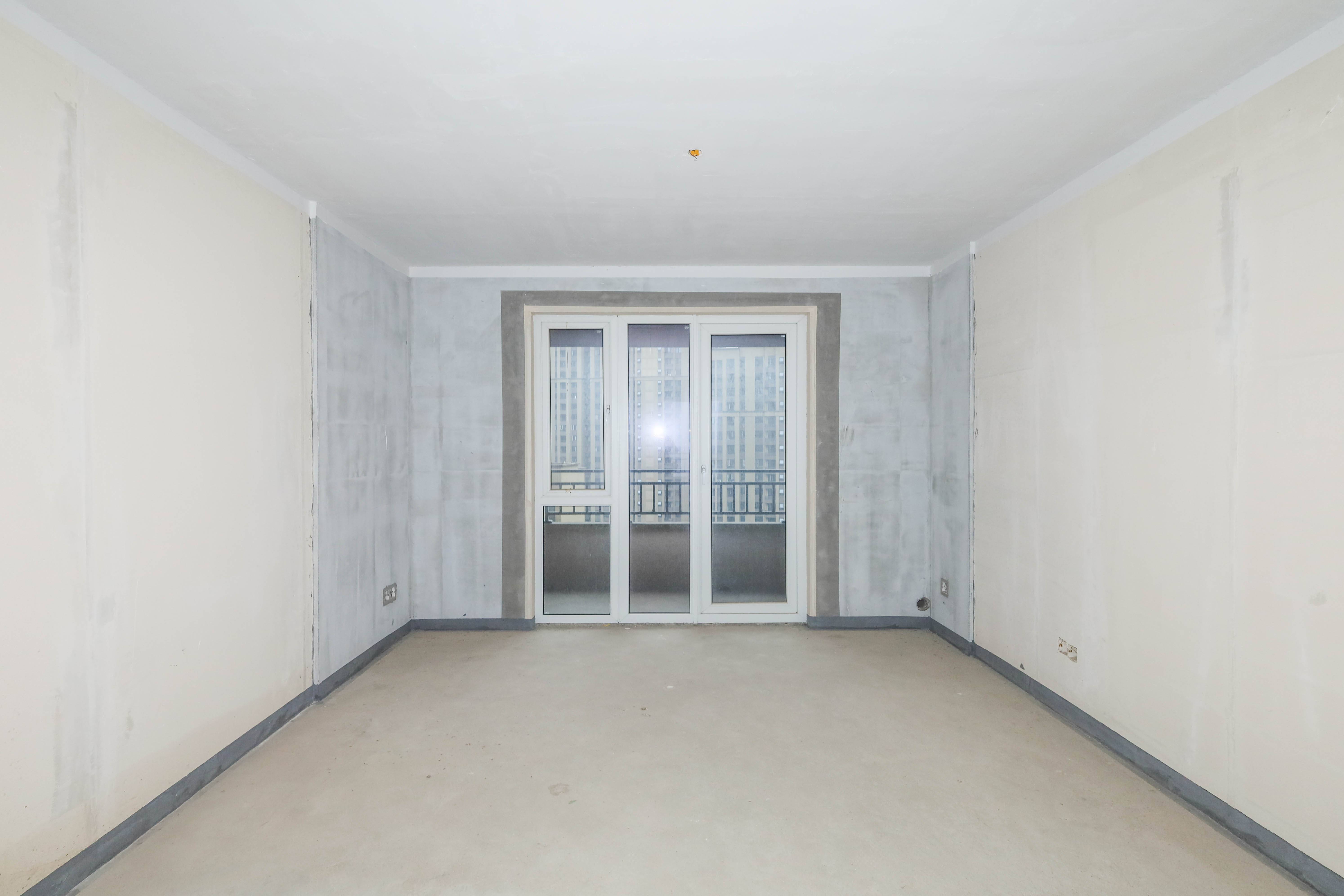 金地三千府(金地湖山樾、金地自在城) 3室2厅1卫 70.0万 金地三千府(金地湖山樾、金地自在城) 3室2厅1卫 70.0万客厅