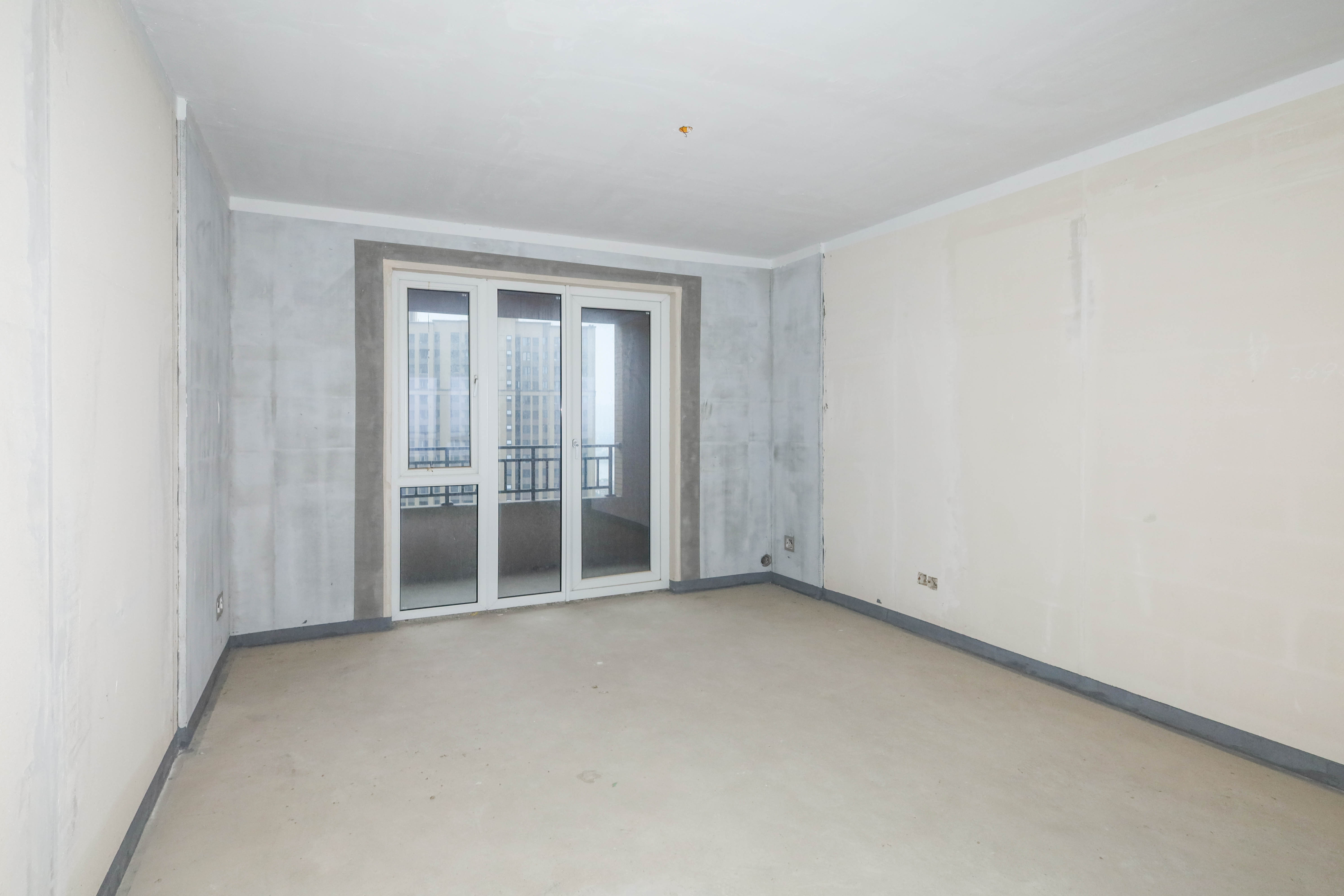 金地三千府（金地湖山樾、金地自在城）  3室2厅1卫    70.0万其他