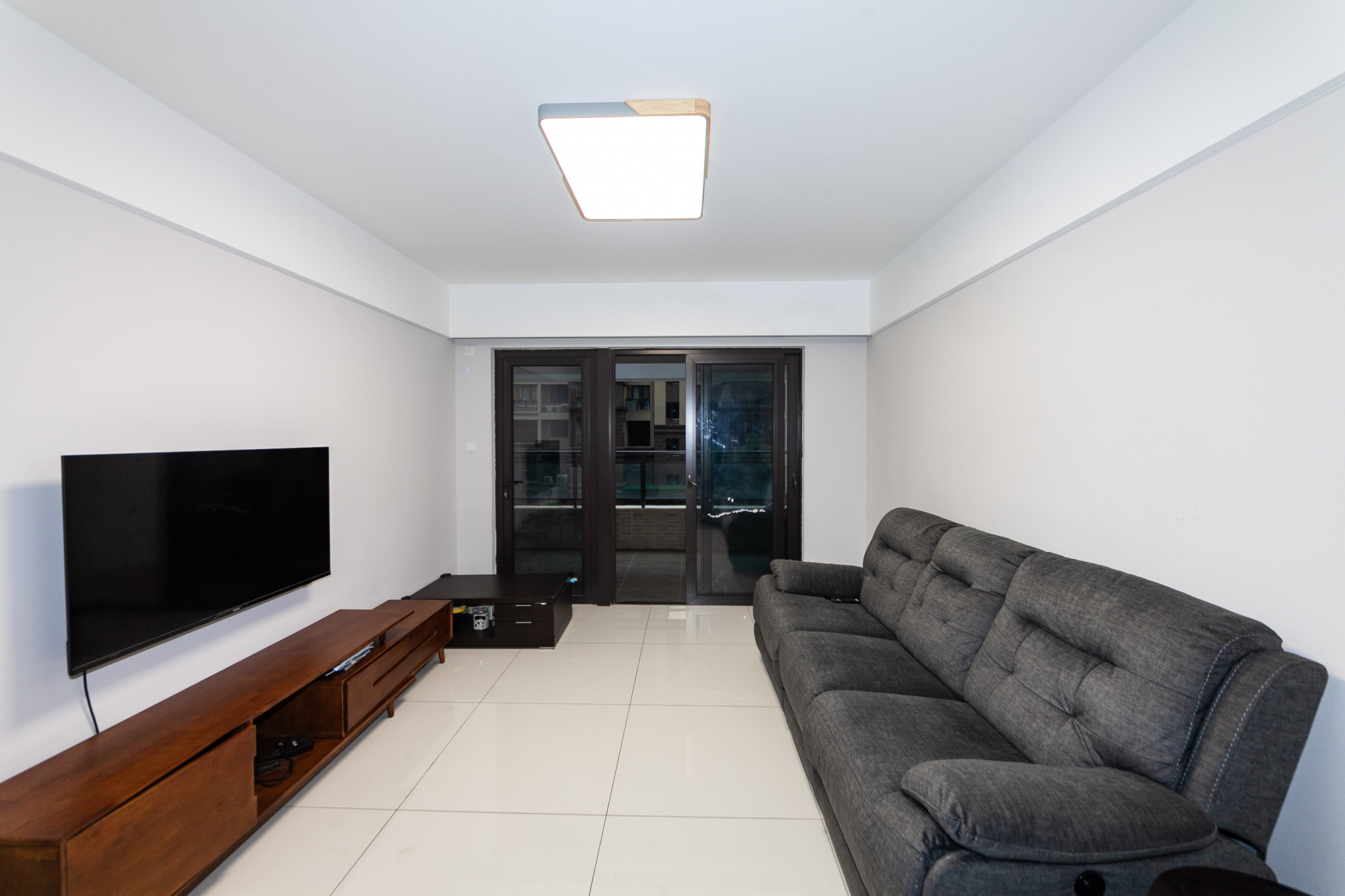 时代倾城五期 2室2厅1卫 74.0万 时代倾城五期 2室2厅1卫 74.0万客厅