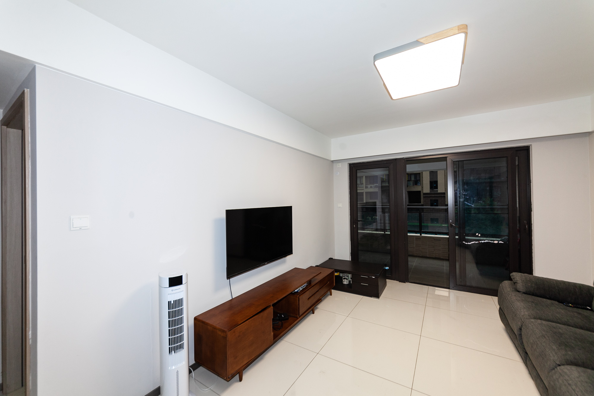 时代倾城五期 2室2厅1卫 74.0万 时代倾城五期 2室2厅1卫 74.0万客厅