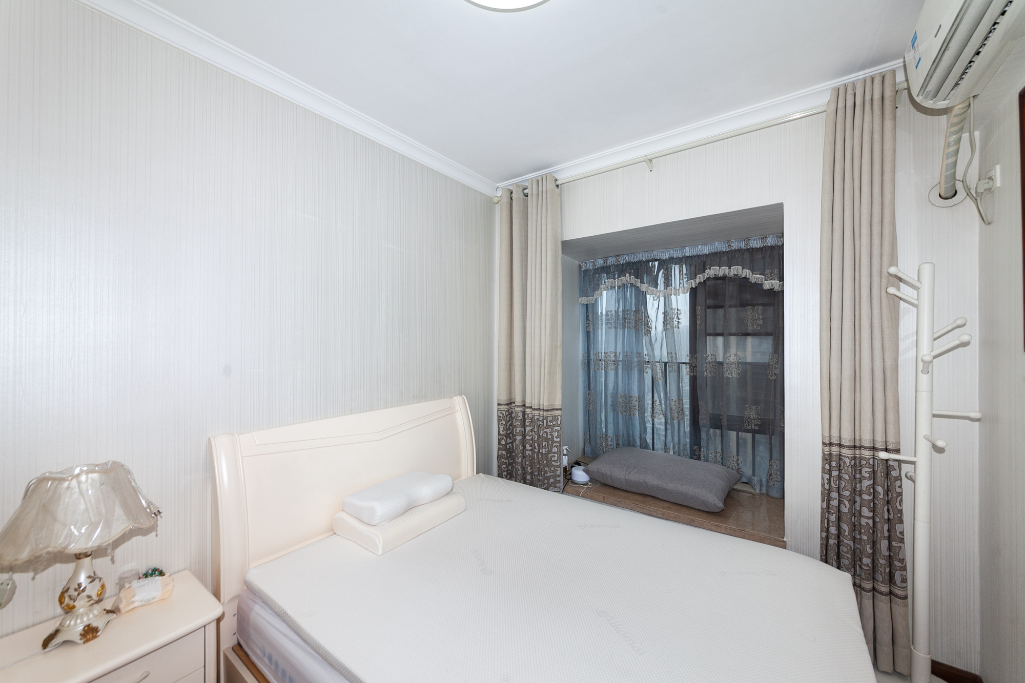 时代倾城一期 3室2厅2卫 114.99万 时代倾城一期 3室2厅2卫 114.99万卧室