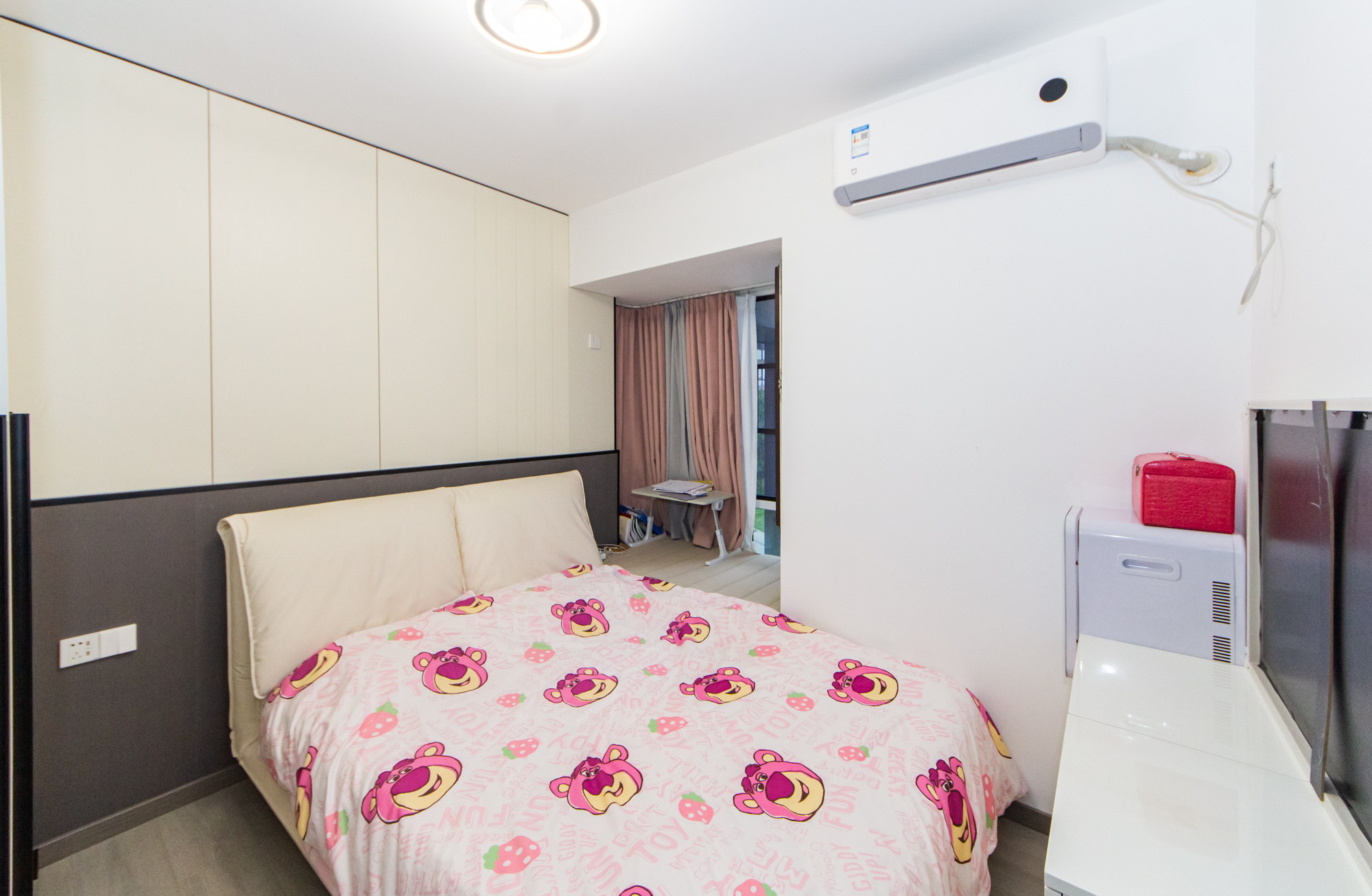 北辰三角洲C2区 3室2厅1卫 138.0万 北辰三角洲C2区 3室2厅1卫 138.0万卧室