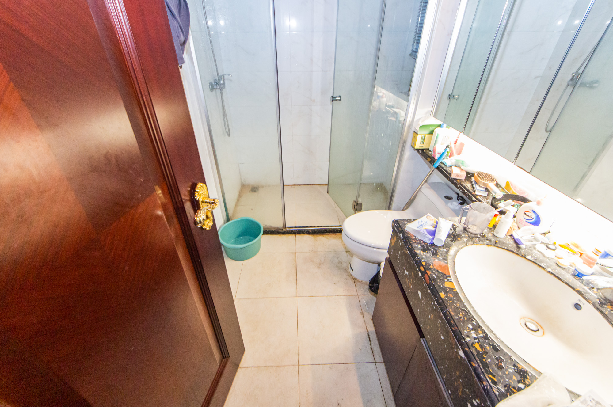 恒大御景半岛锦绣苑  3室2厅2卫    122.0万 恒大御景半岛锦绣苑  3室2厅2卫    122.0万卫生间