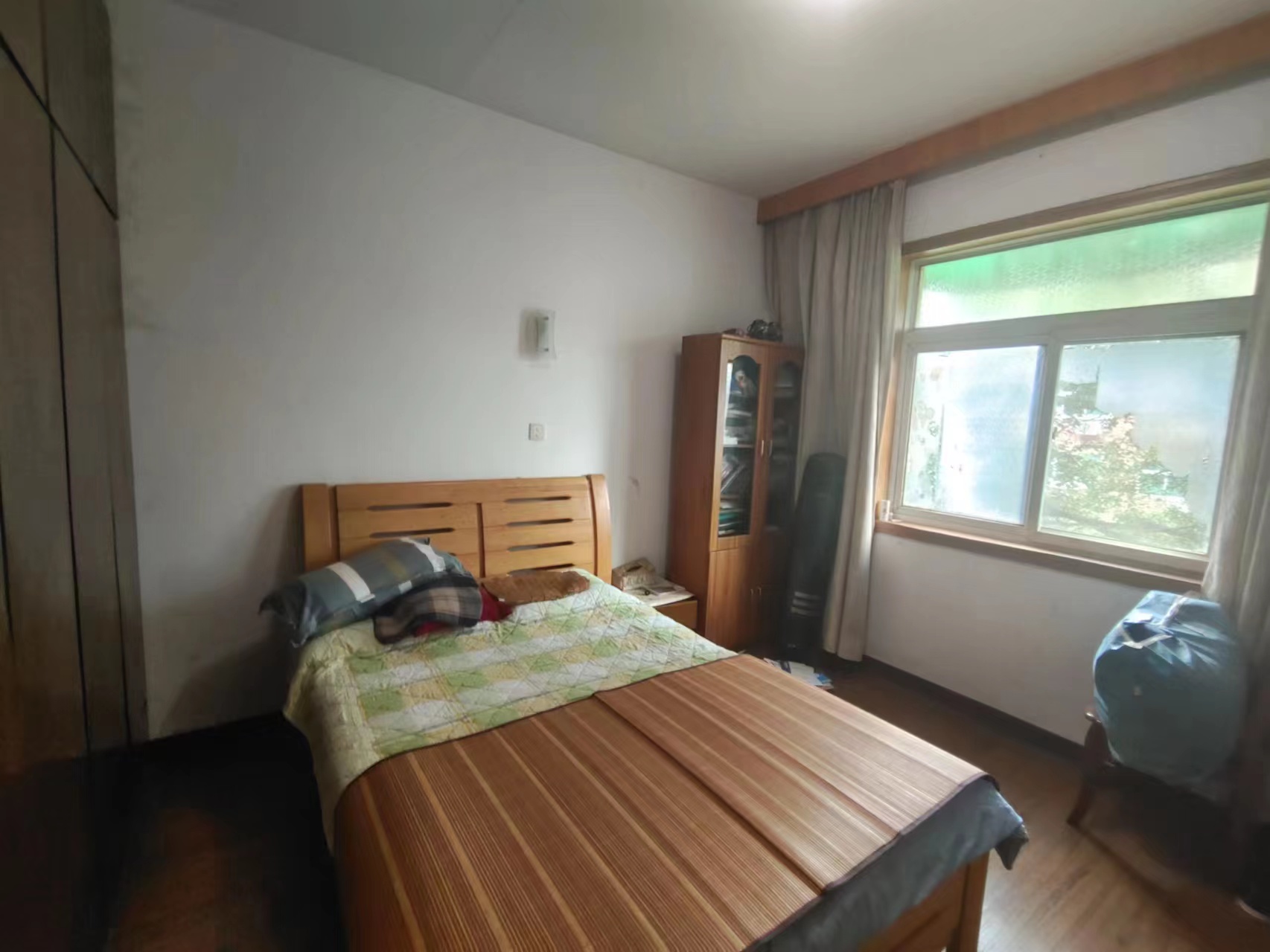 珠江花园  3室2厅2卫    58.0万 珠江花园  3室2厅2卫    58.0万室内图