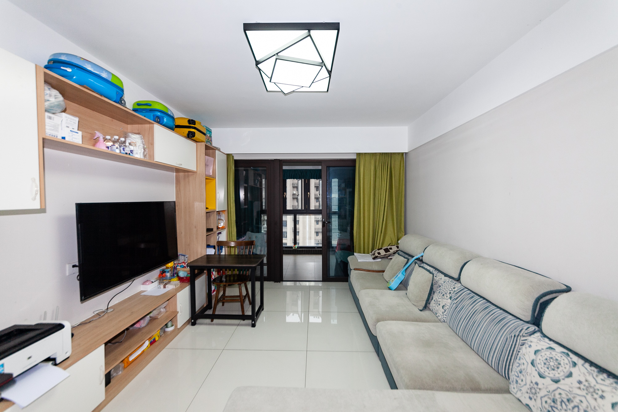 时代倾城三期 2室2厅1卫 86.8万 时代倾城三期 2室2厅1卫 86.8万客厅