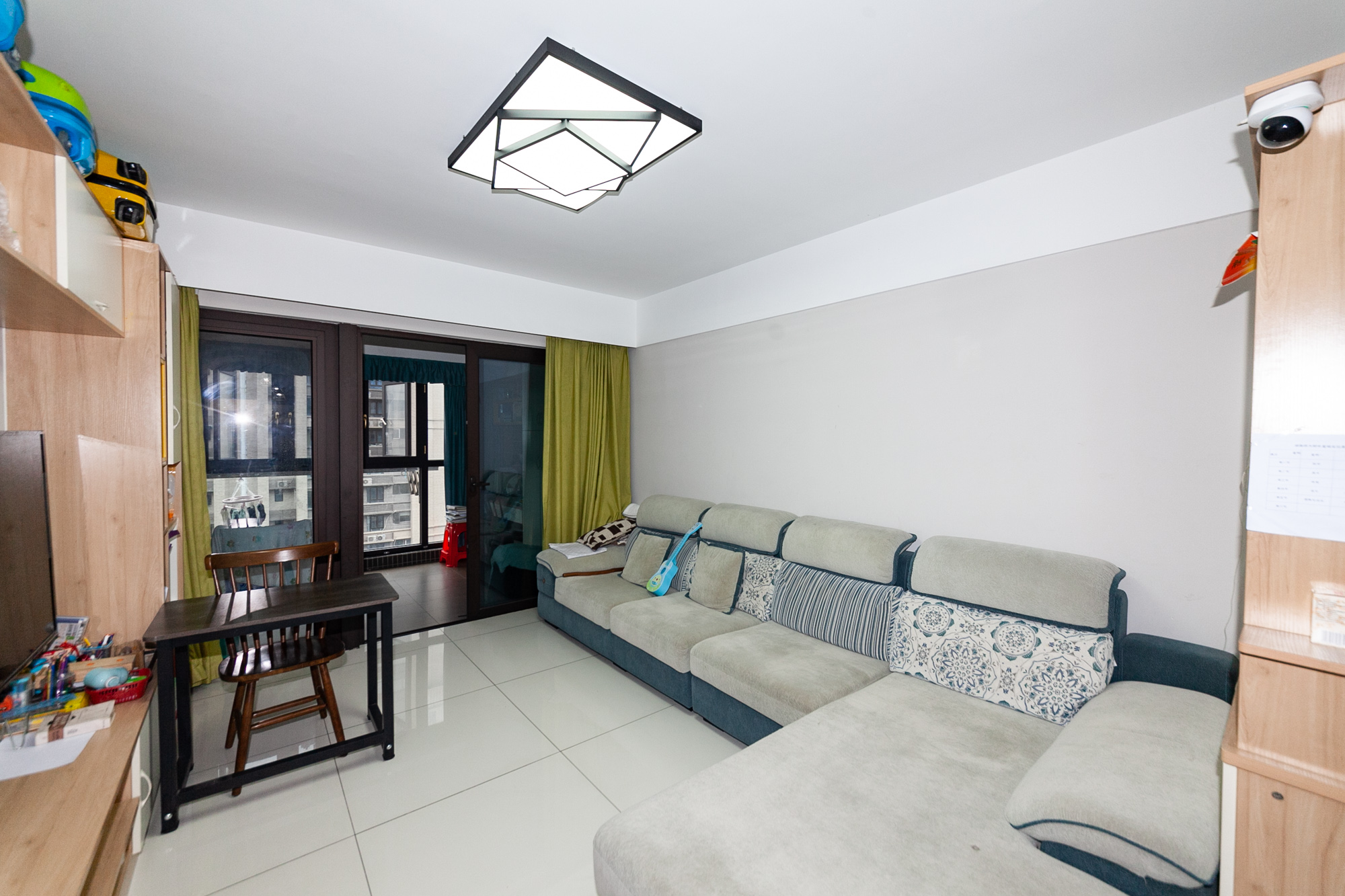 时代倾城三期 2室2厅1卫 86.8万 时代倾城三期 2室2厅1卫 86.8万客厅