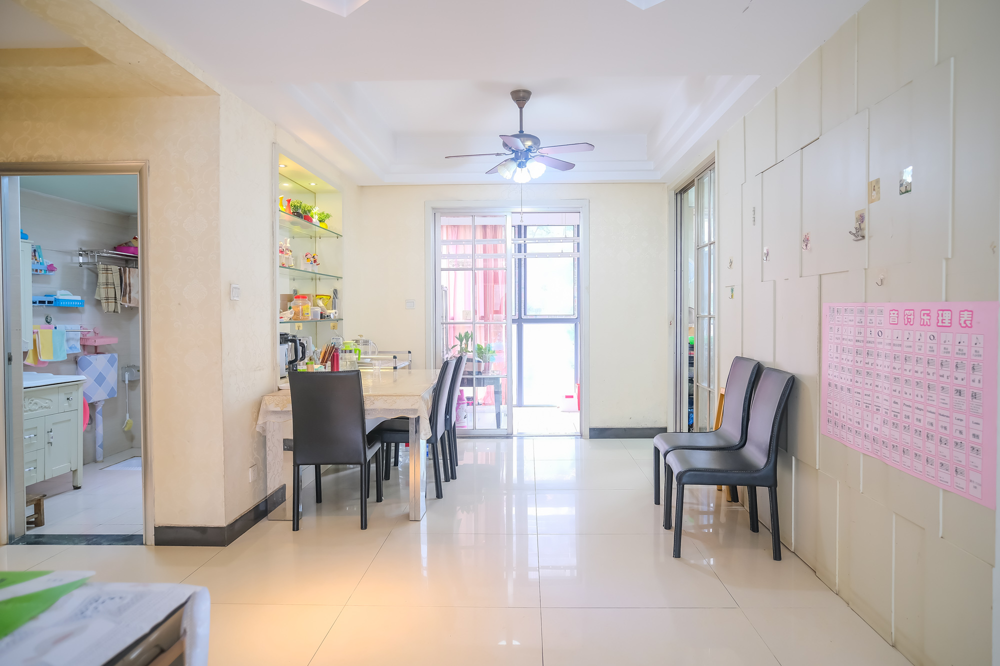 山水湾  3室2厅1卫    85.0万 山水湾  3室2厅1卫    85.0万客厅