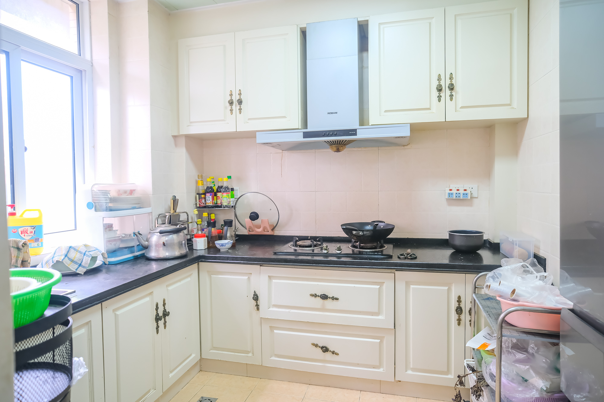 山水湾  3室2厅1卫    85.0万 山水湾  3室2厅1卫    85.0万厨房