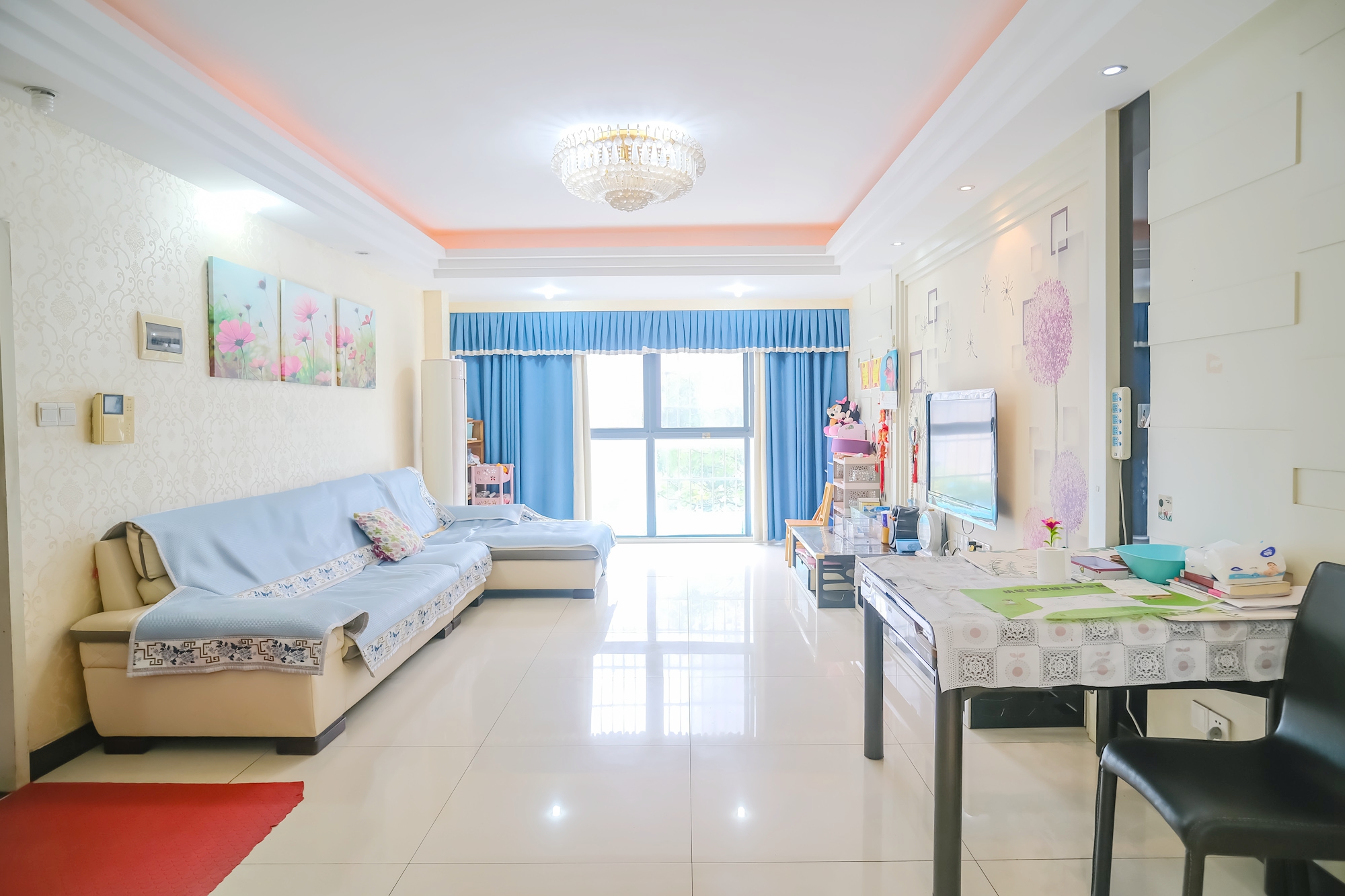 山水湾  3室2厅1卫    85.0万 山水湾  3室2厅1卫    85.0万客厅