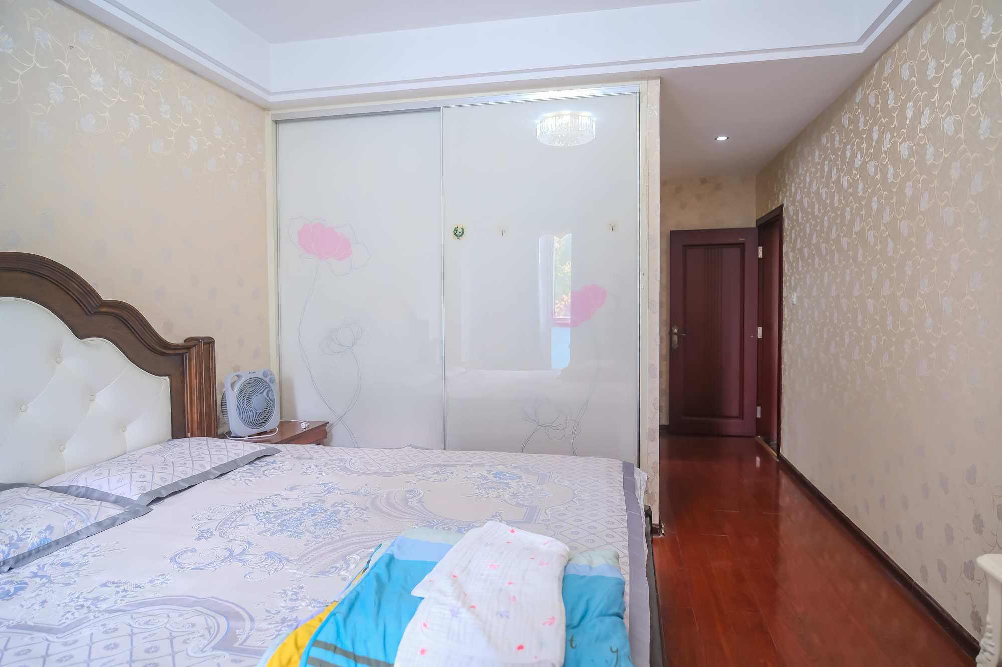 山水湾  3室2厅1卫    85.0万 山水湾  3室2厅1卫    85.0万卧室