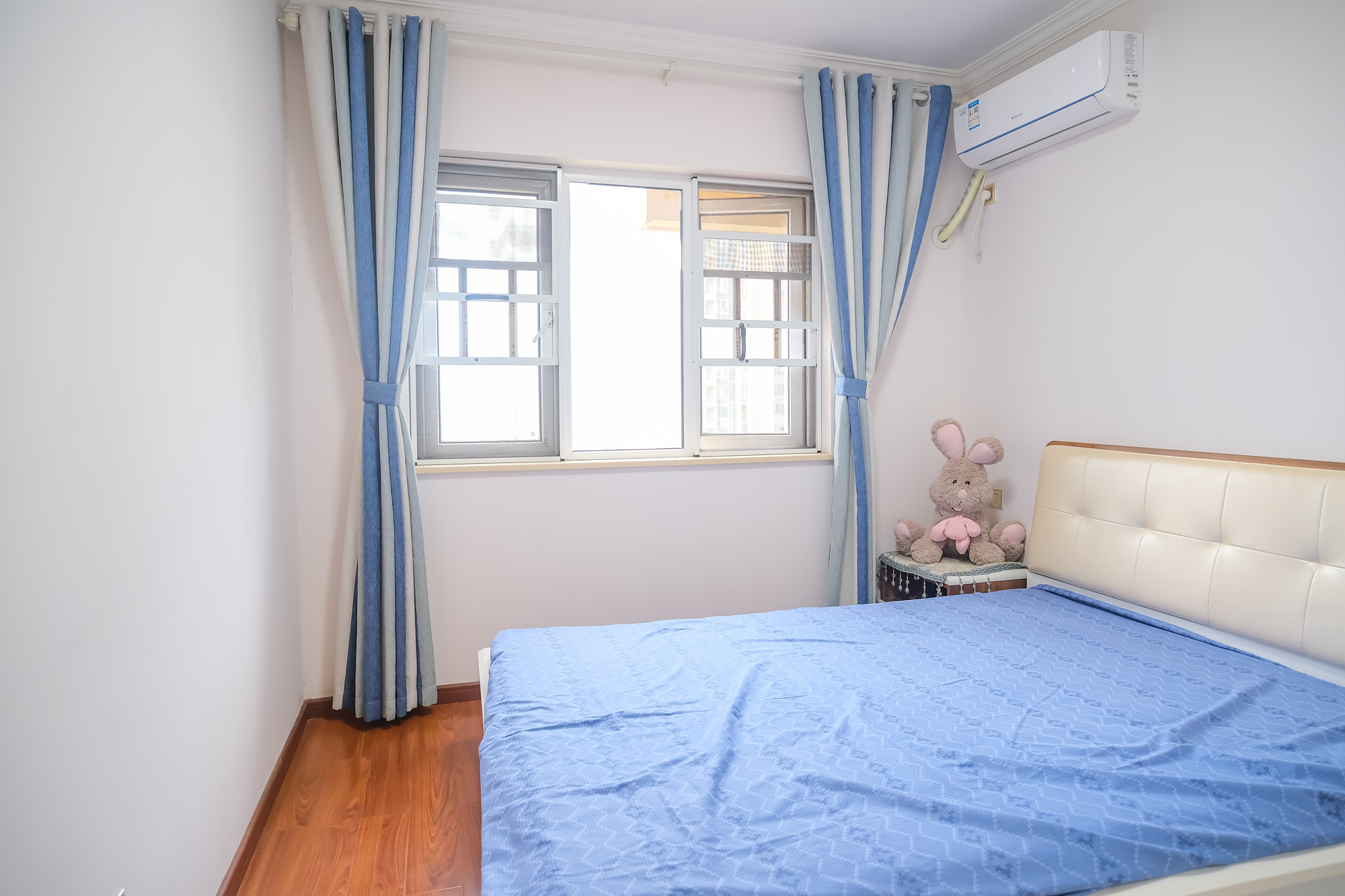 荣盛花语城  2室1厅1卫    63.6万卧室