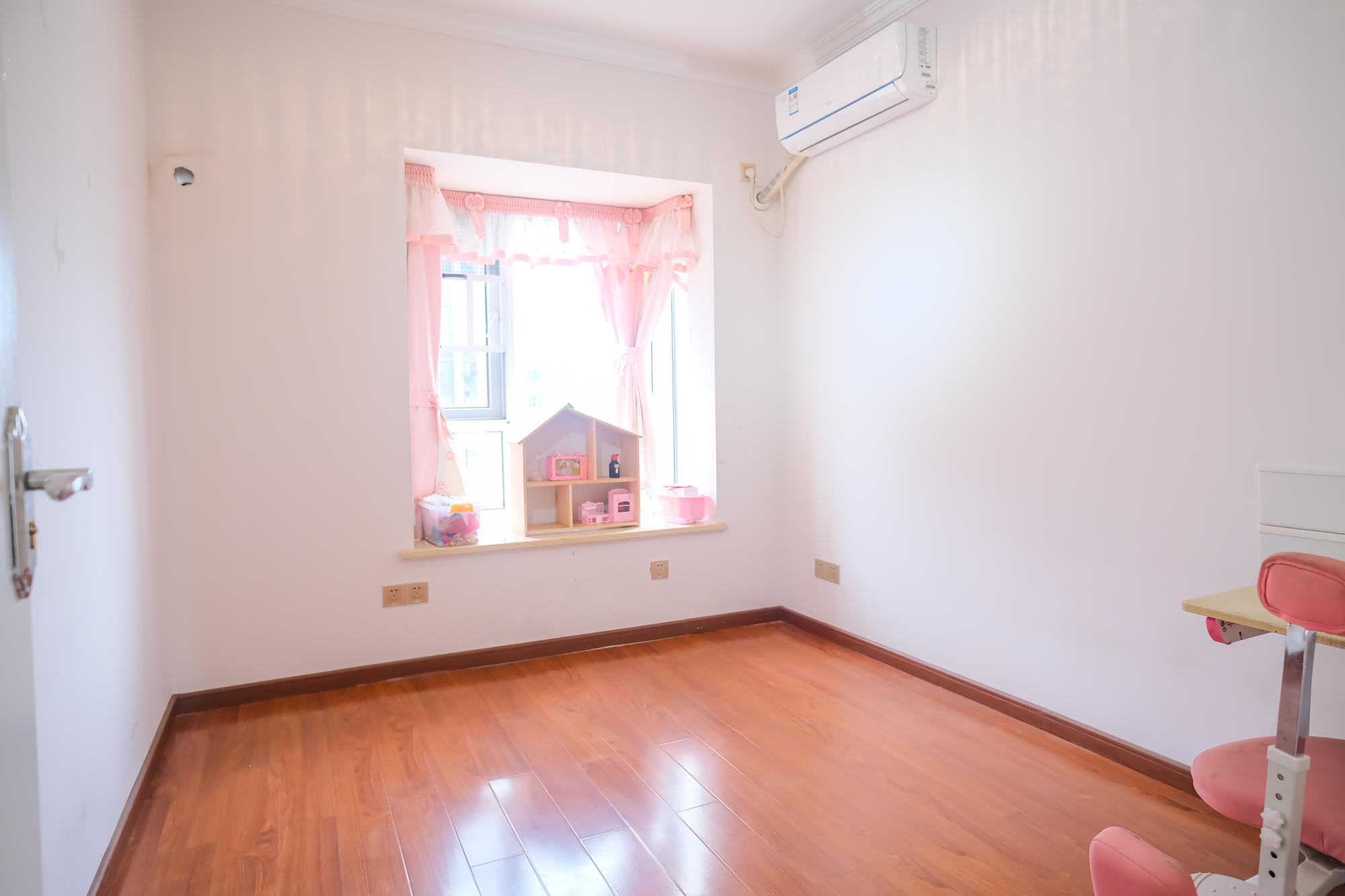 荣盛花语城  3室2厅1卫    71.9万卧室