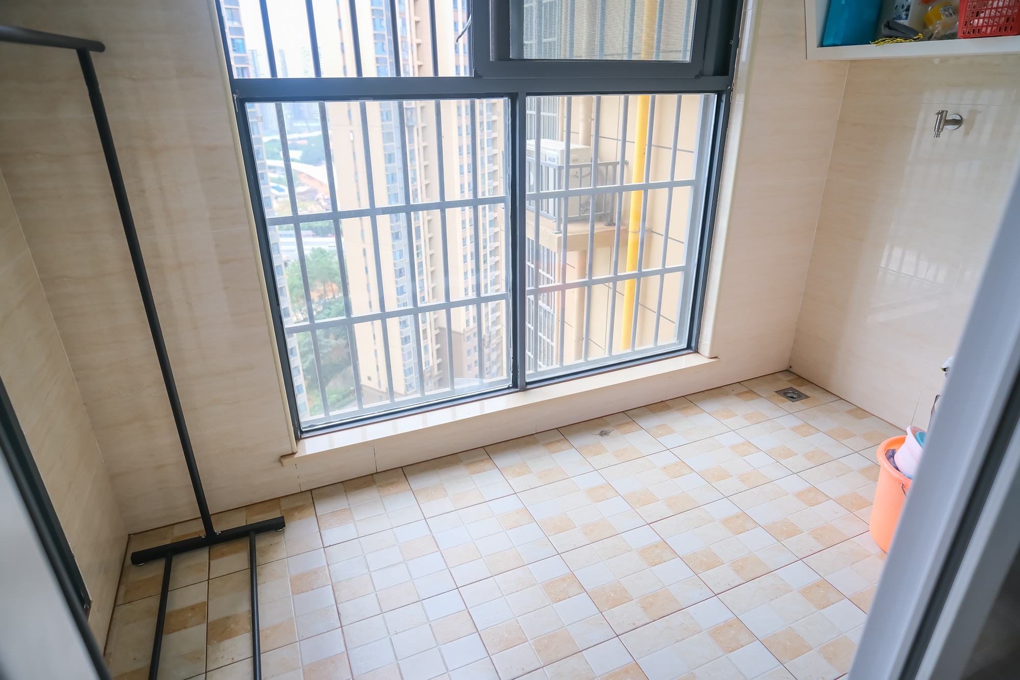 荣盛花语城  3室2厅1卫    71.9万阳台